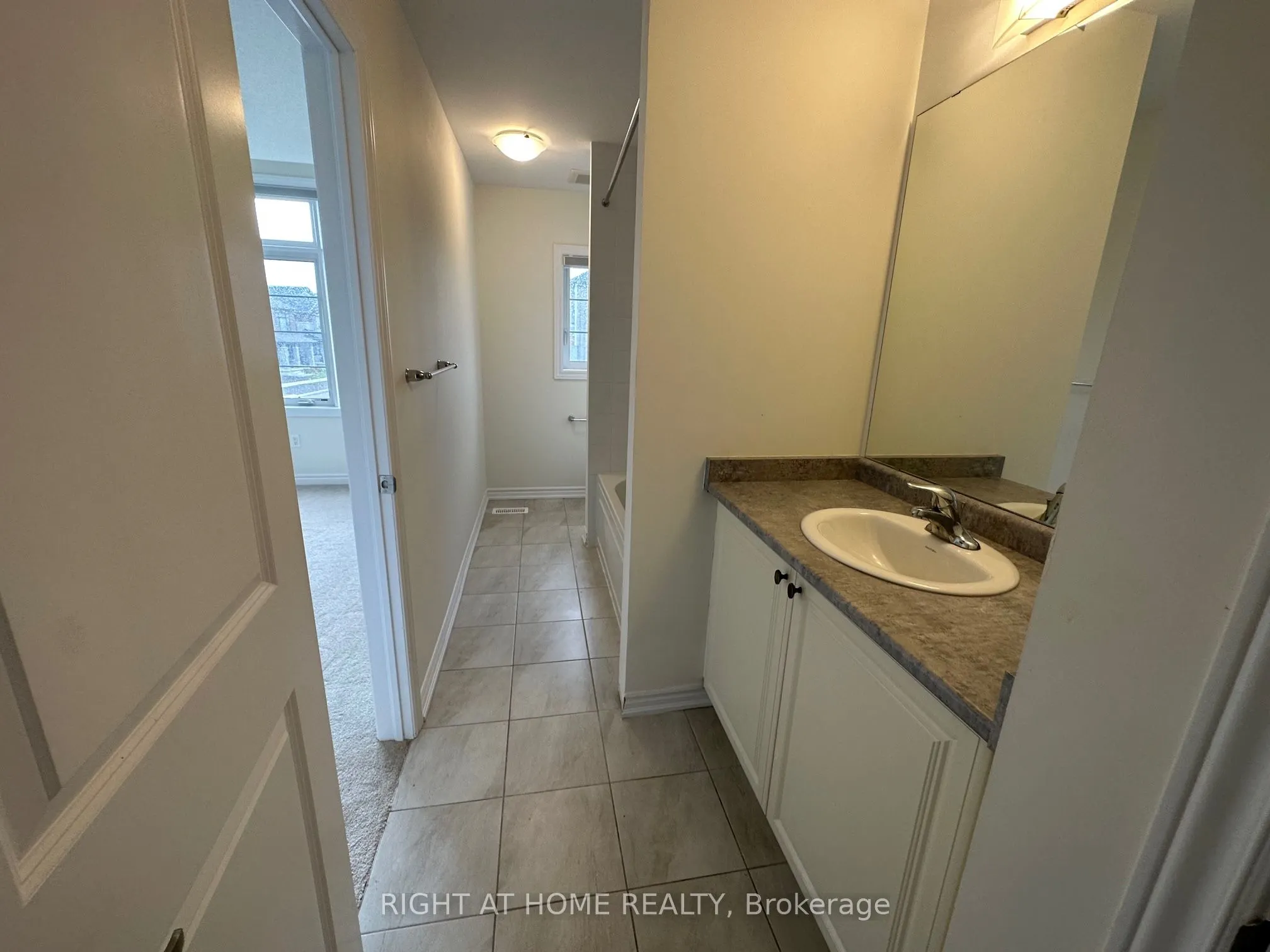 3 Bee Crescent