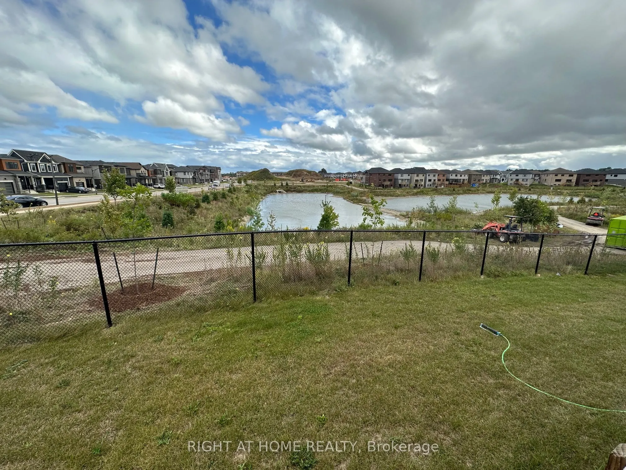3 Bee Crescent