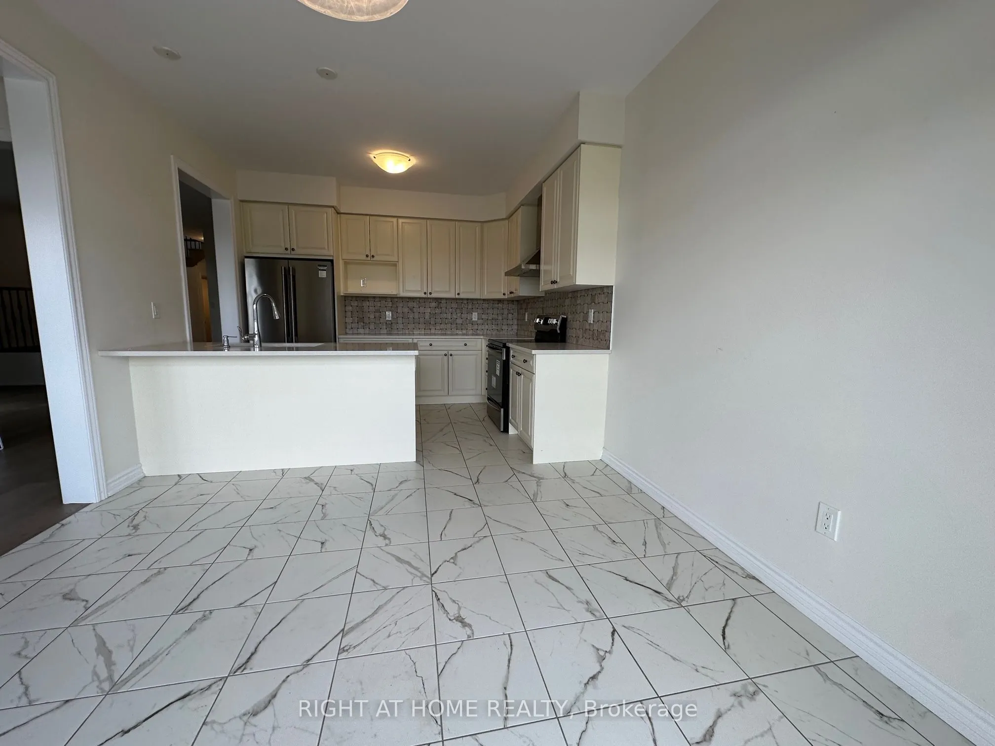 3 Bee Crescent