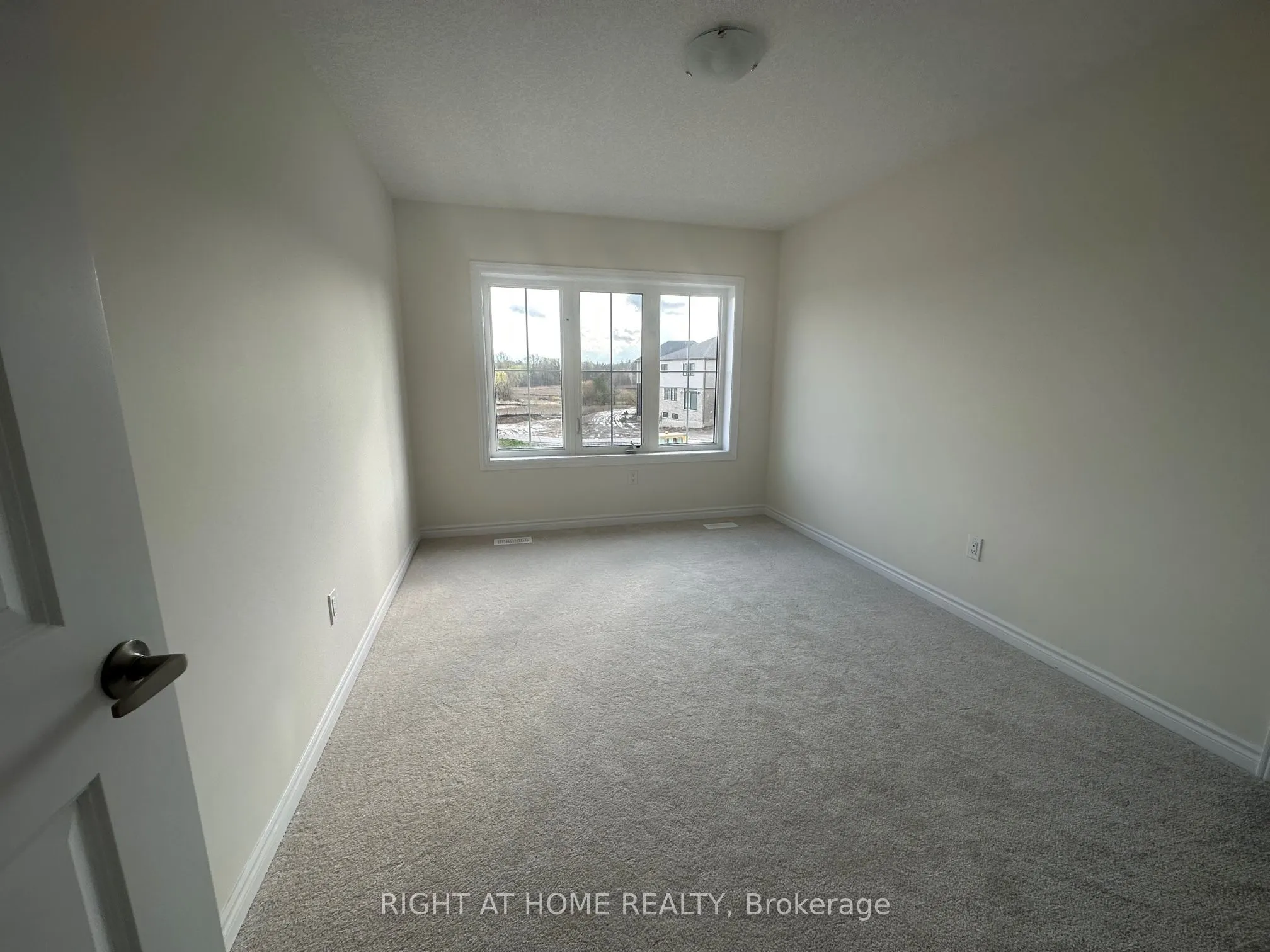 3 Bee Crescent