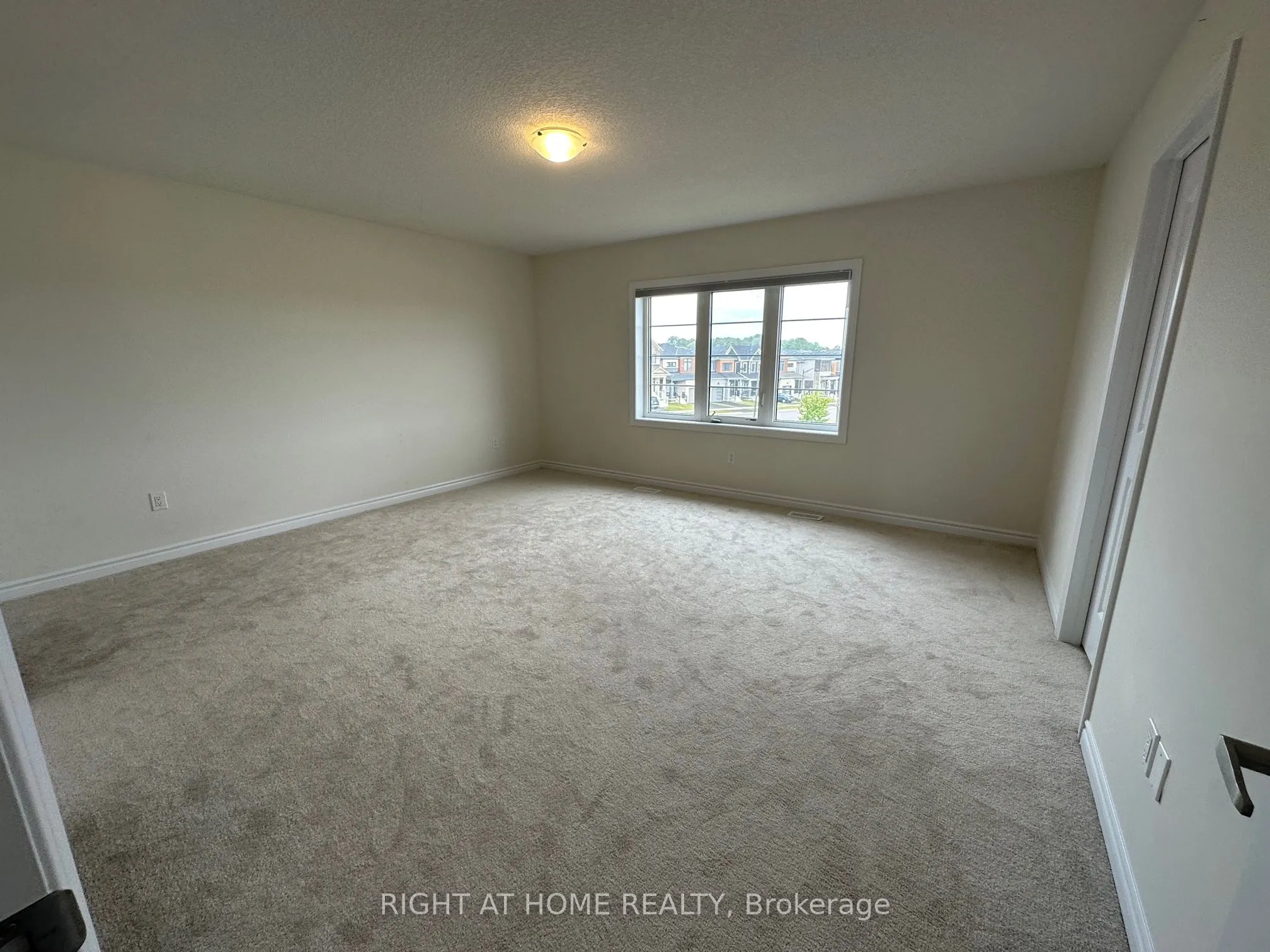 3 Bee Crescent
