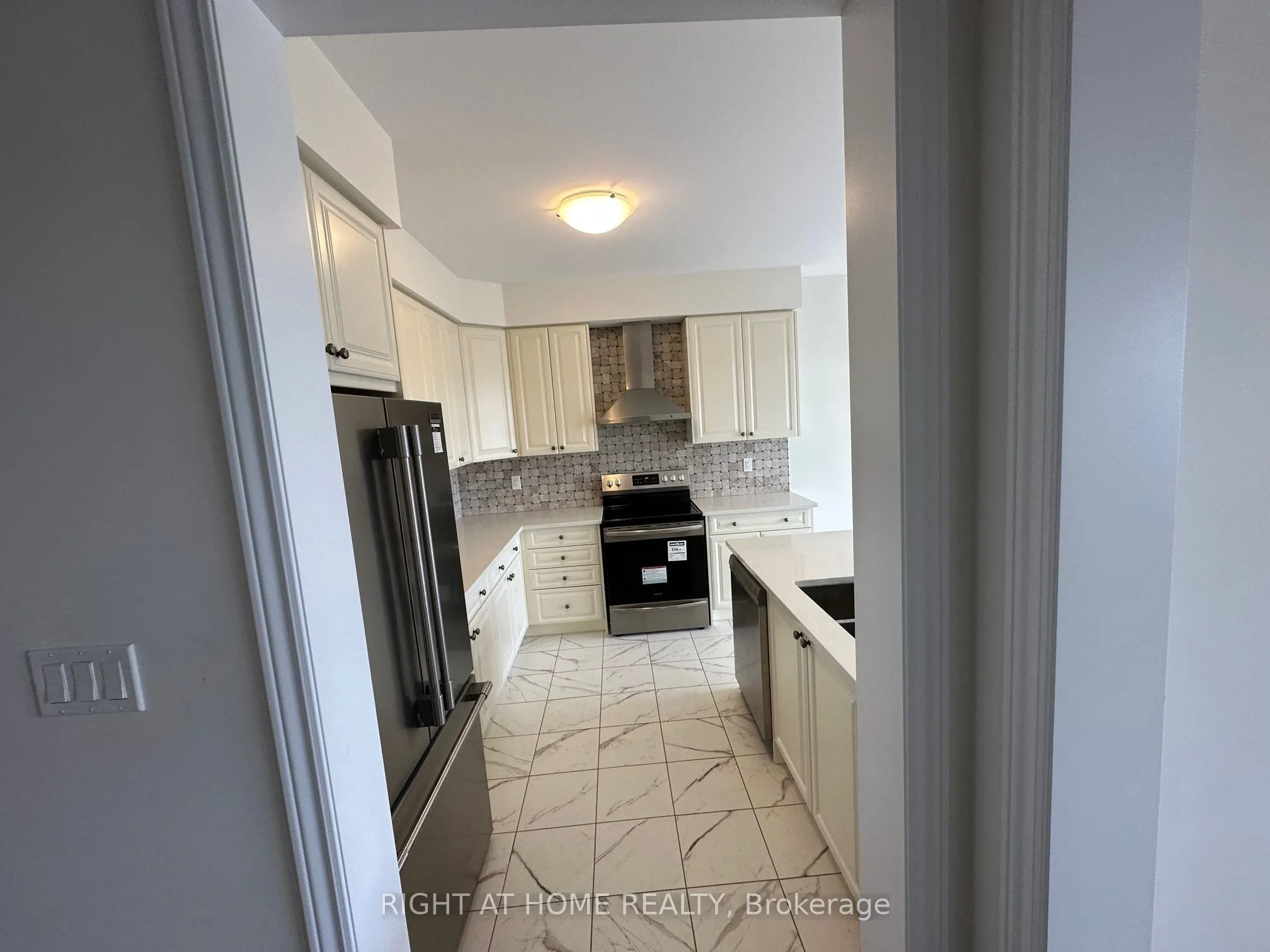 3 Bee Crescent