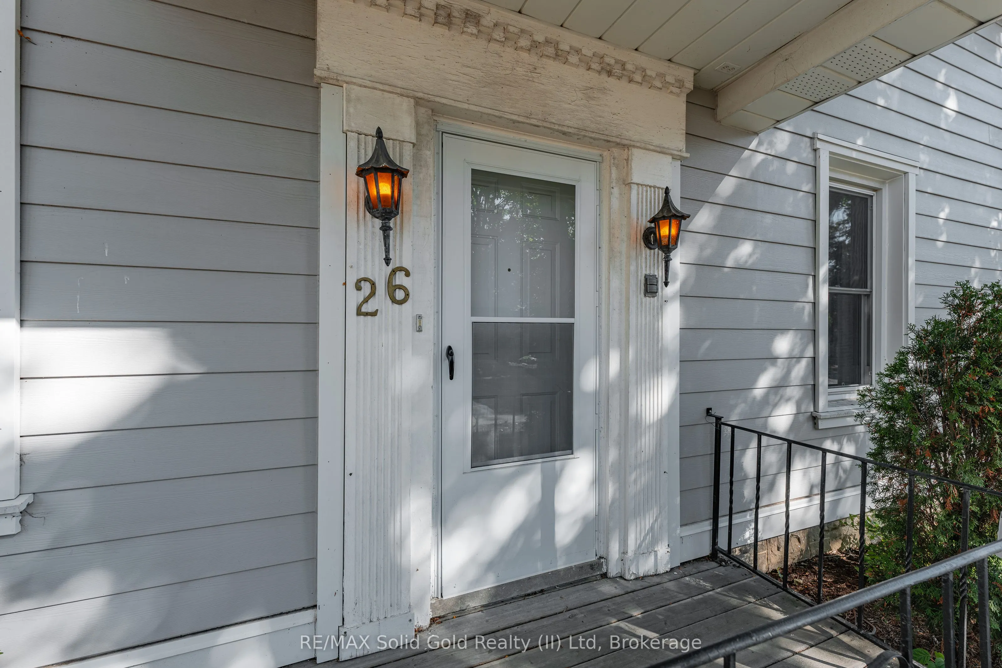 26 Dumfries Street