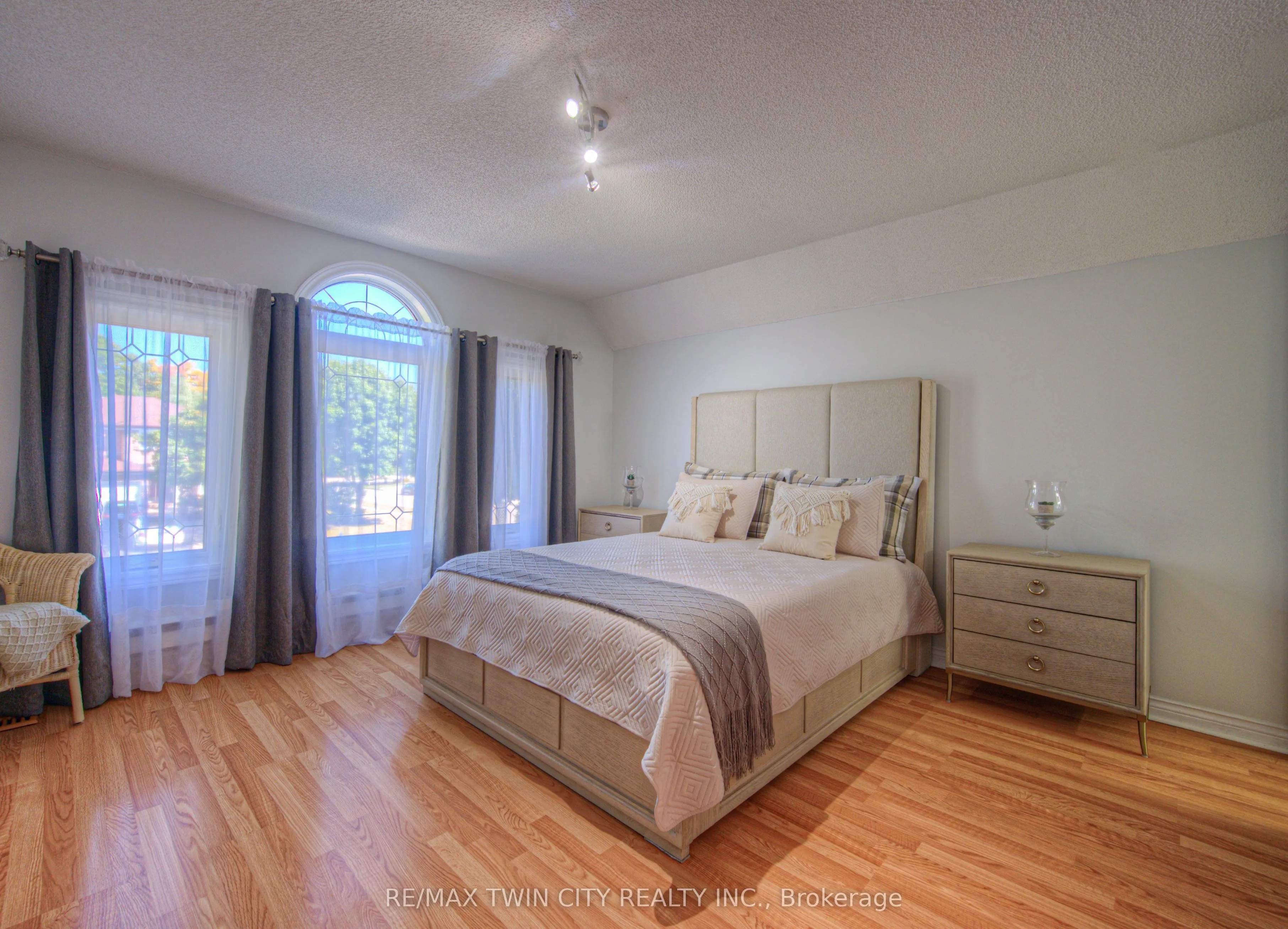 6 Osprey Court