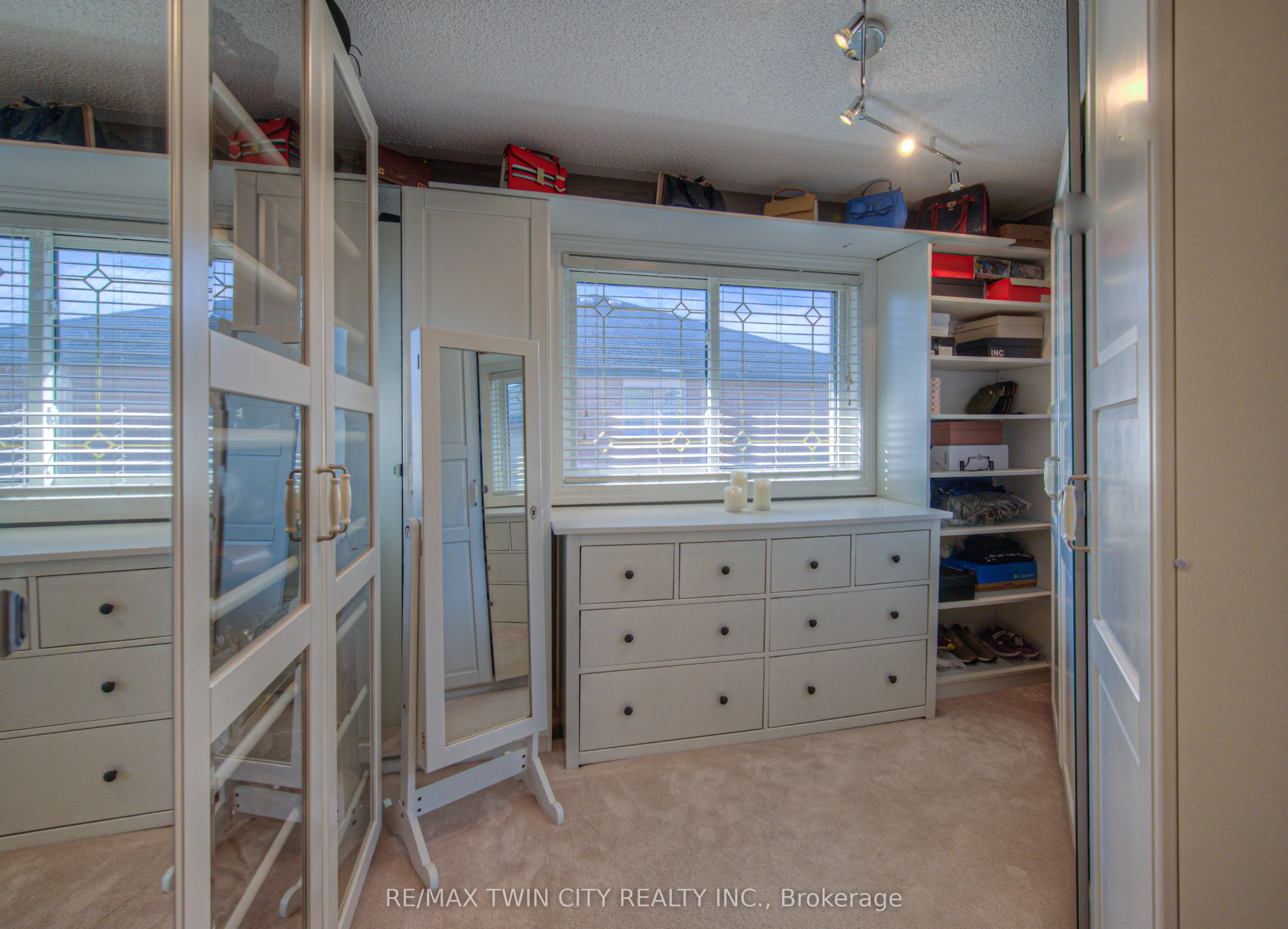 6 Osprey Court