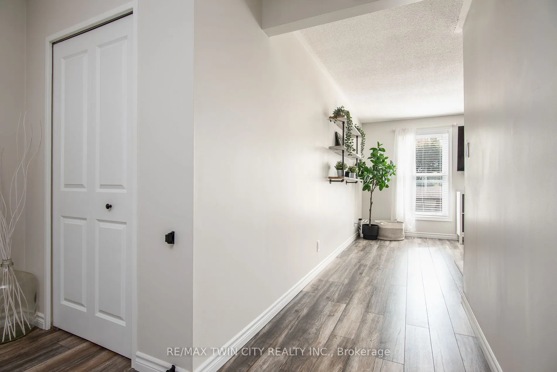 197 Silver Aspen Crescent, #2
