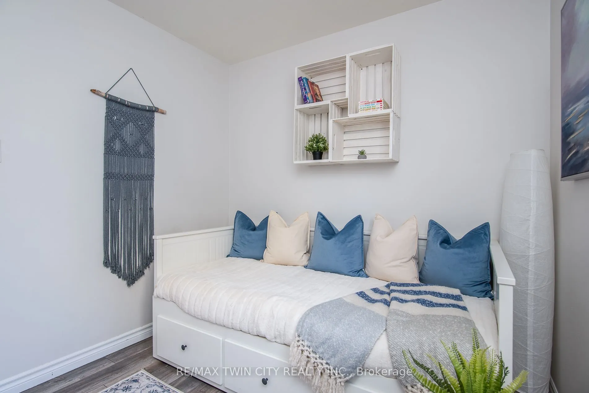 197 Silver Aspen Crescent, #2