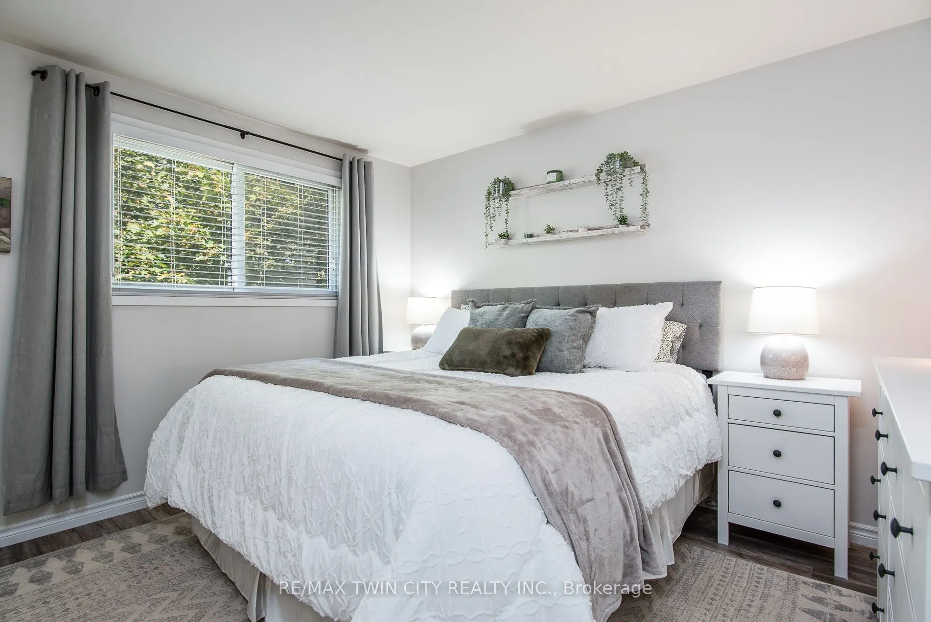 197 Silver Aspen Crescent, #2