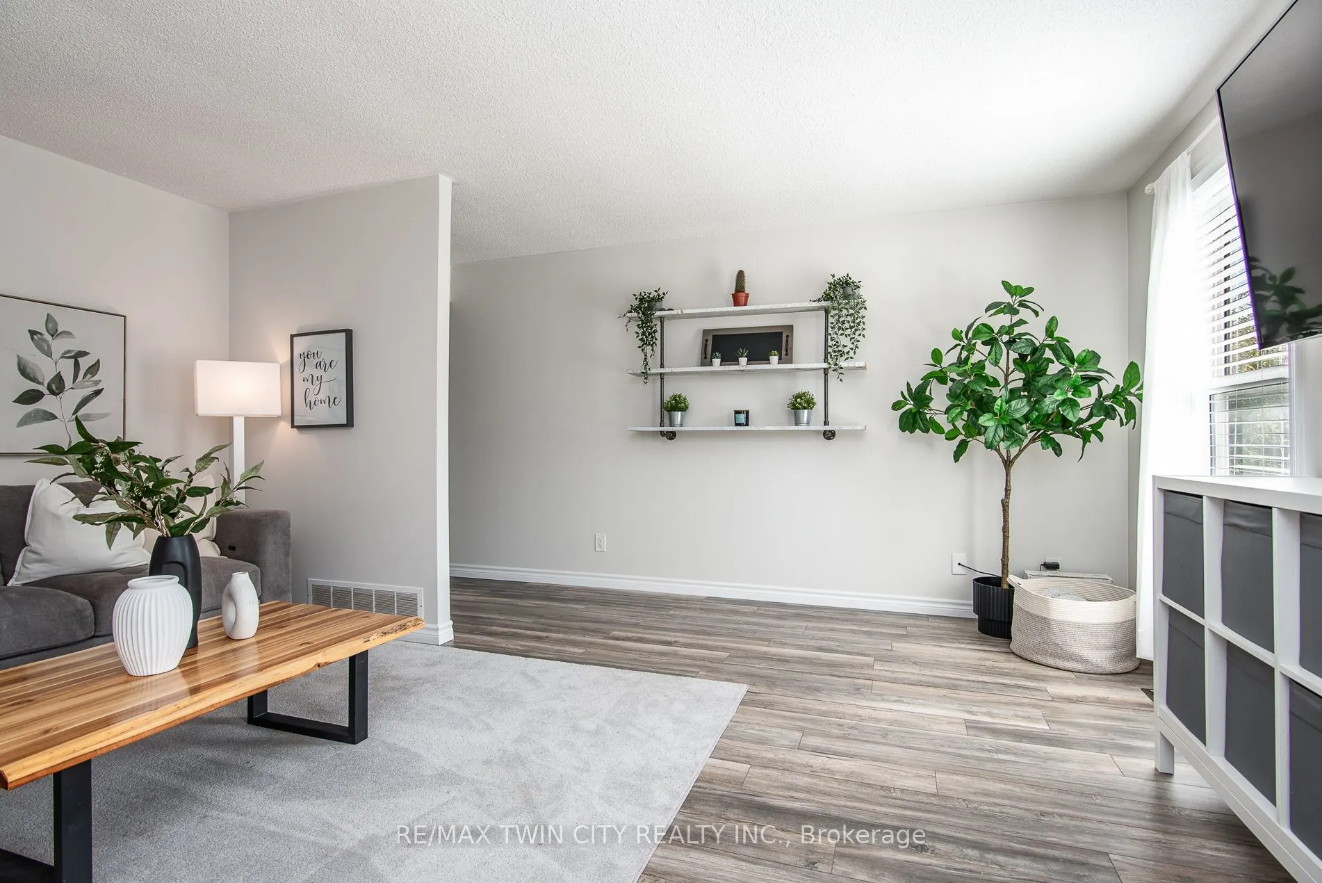 197 Silver Aspen Crescent, #2