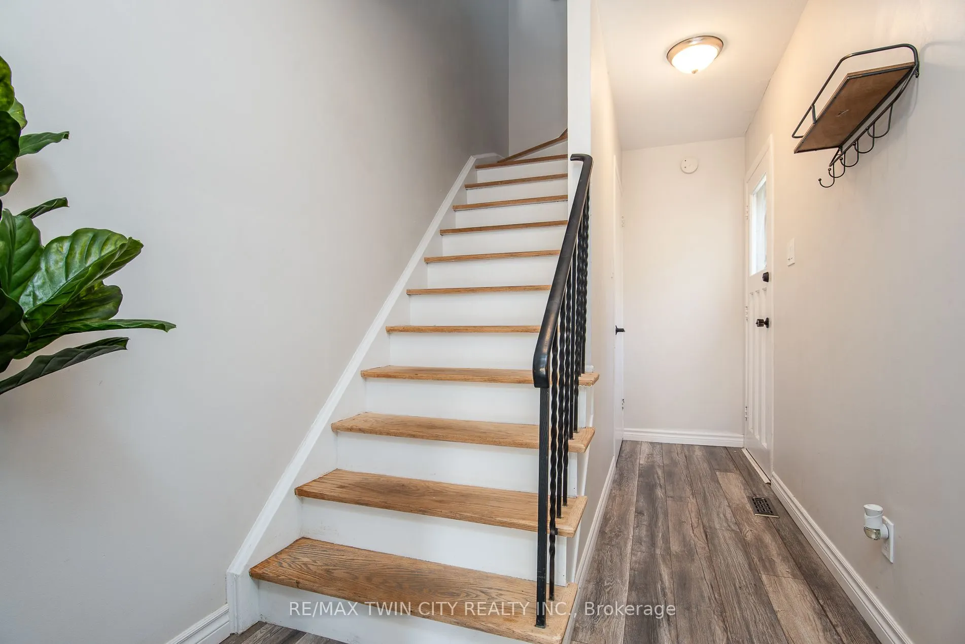 197 Silver Aspen Crescent, #2