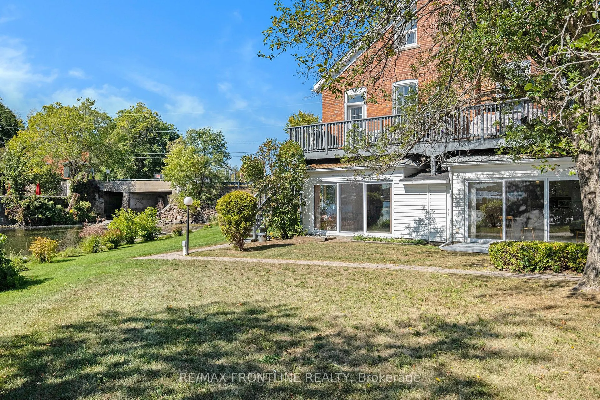 19 Main Street, #1