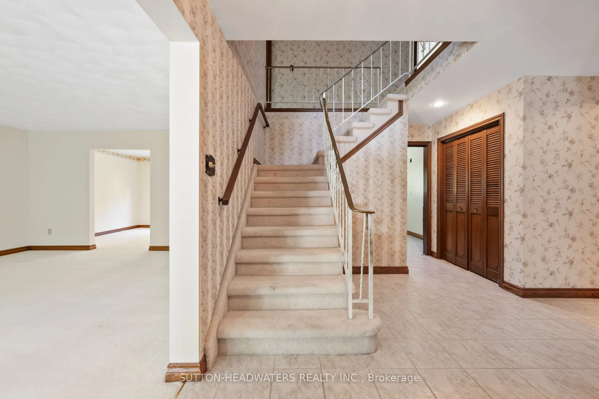 7 BROOKS Court