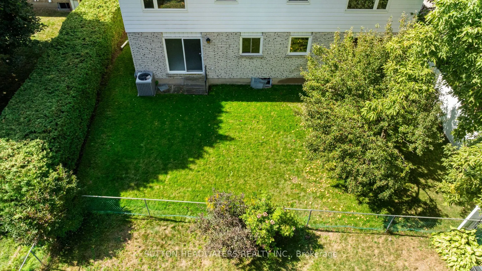 7 BROOKS Court