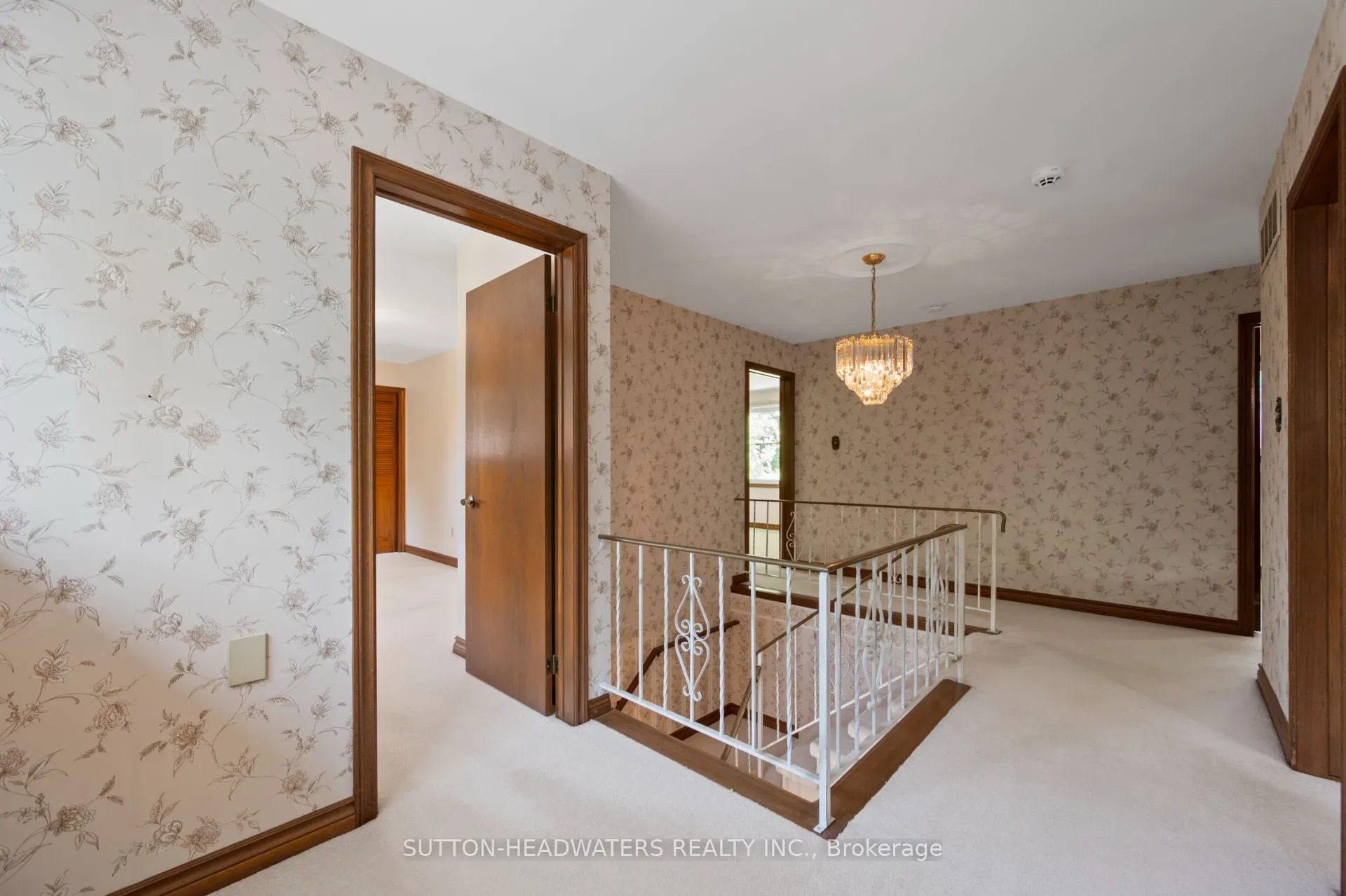 7 BROOKS Court