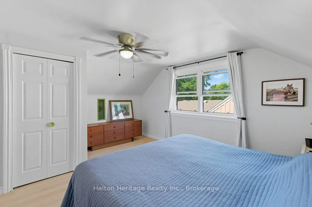 478 East 37th Street
