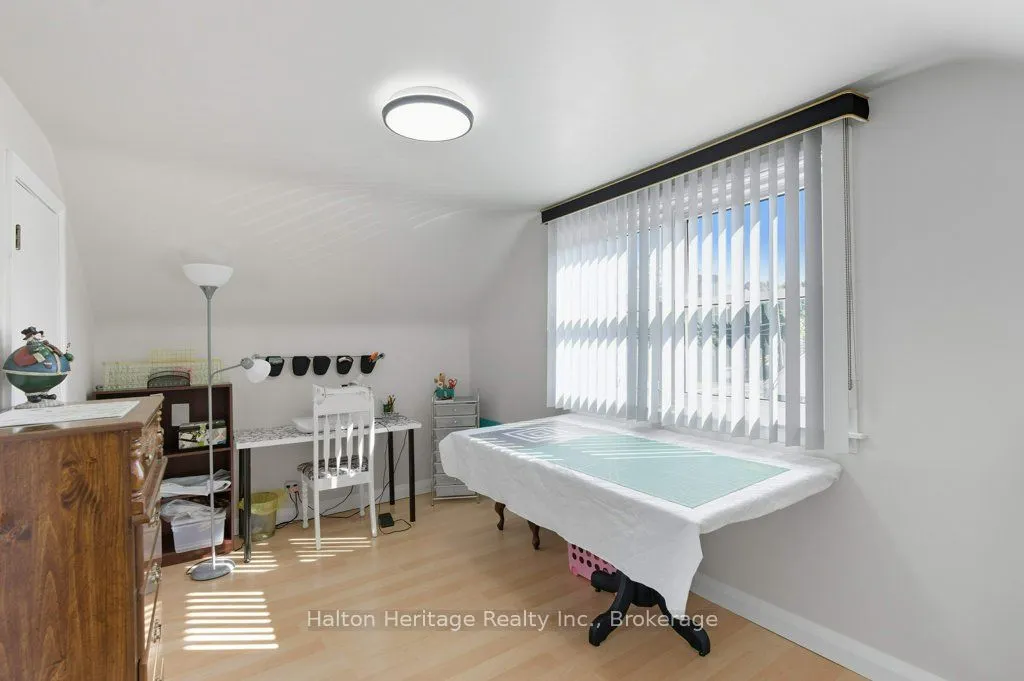 478 East 37th Street