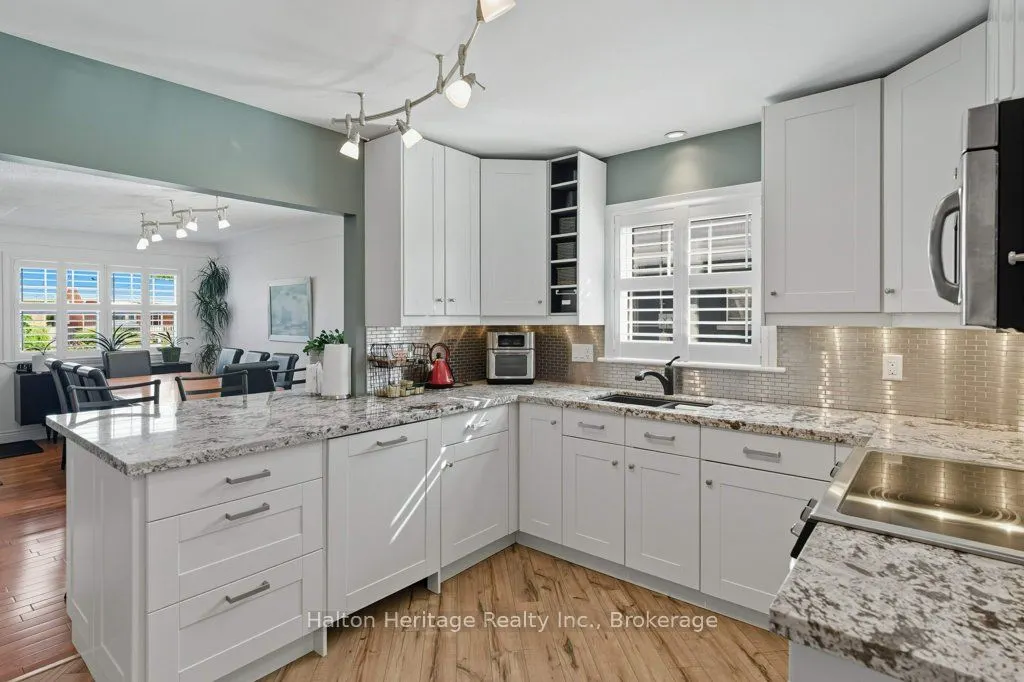 478 East 37th Street