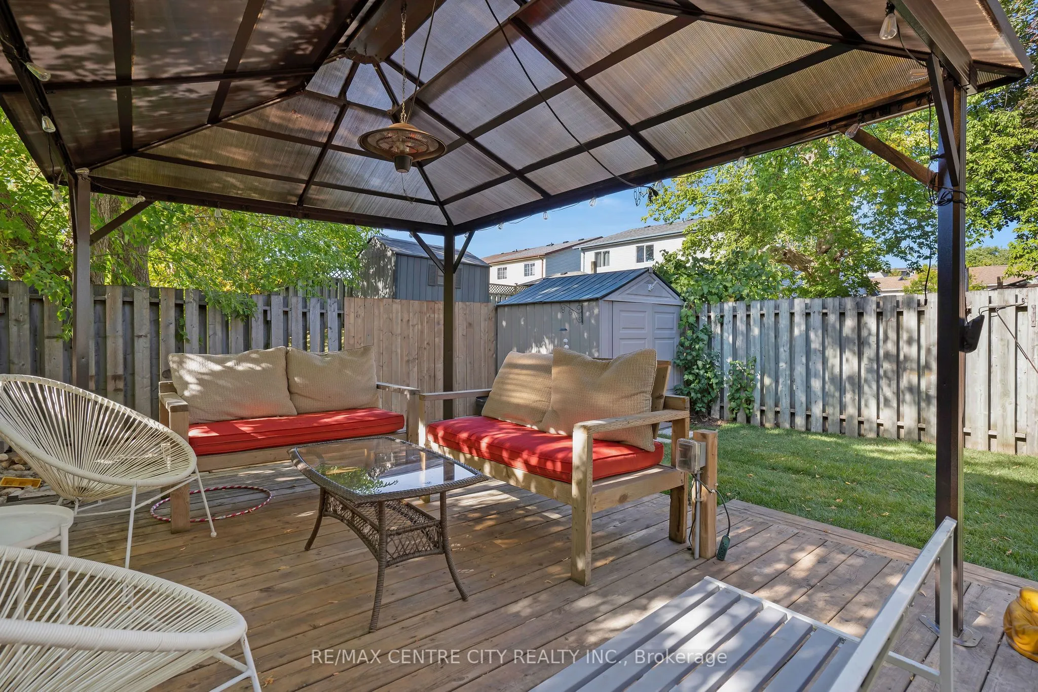 222 Fairway Road N