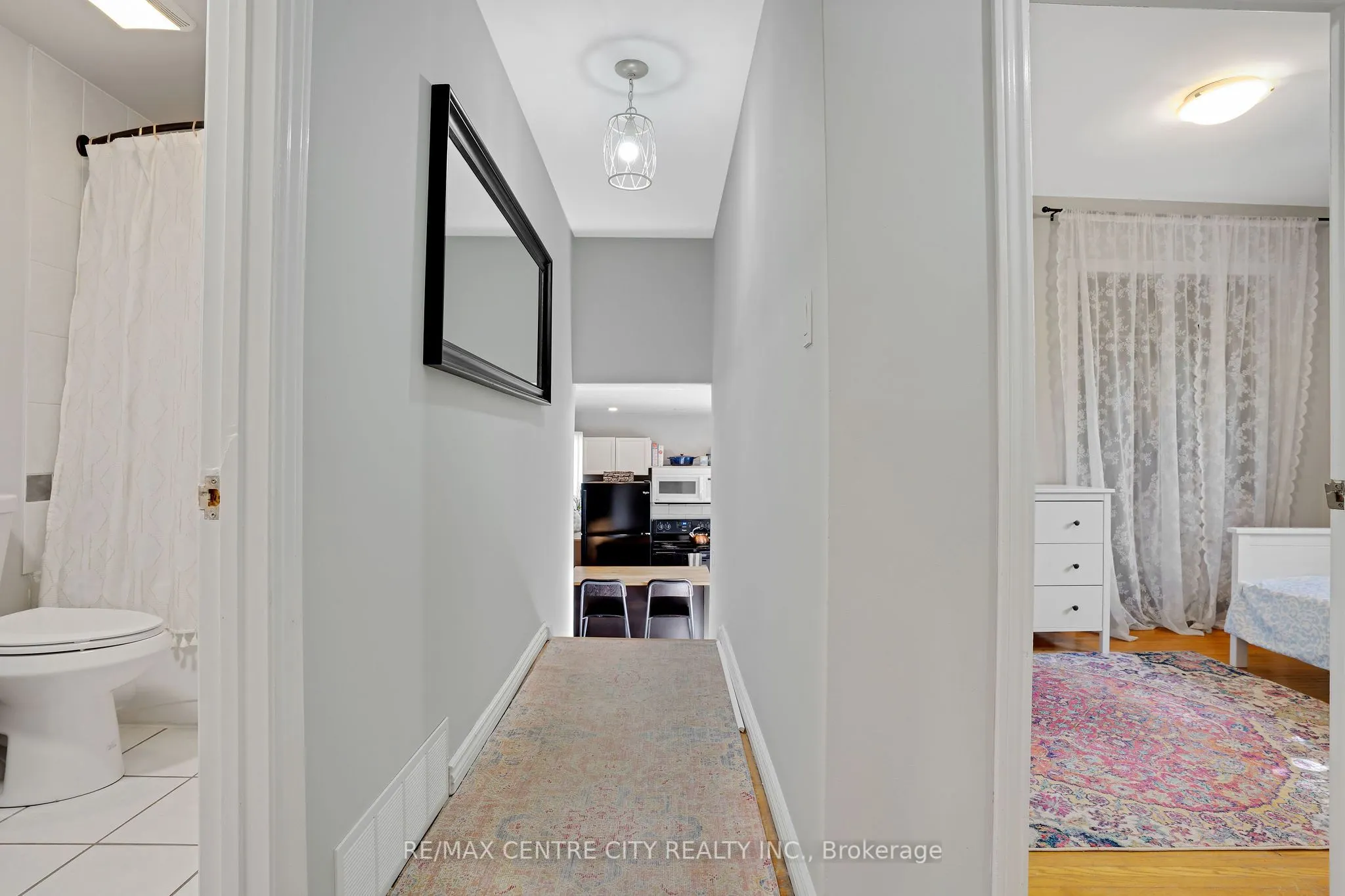 222 Fairway Road N