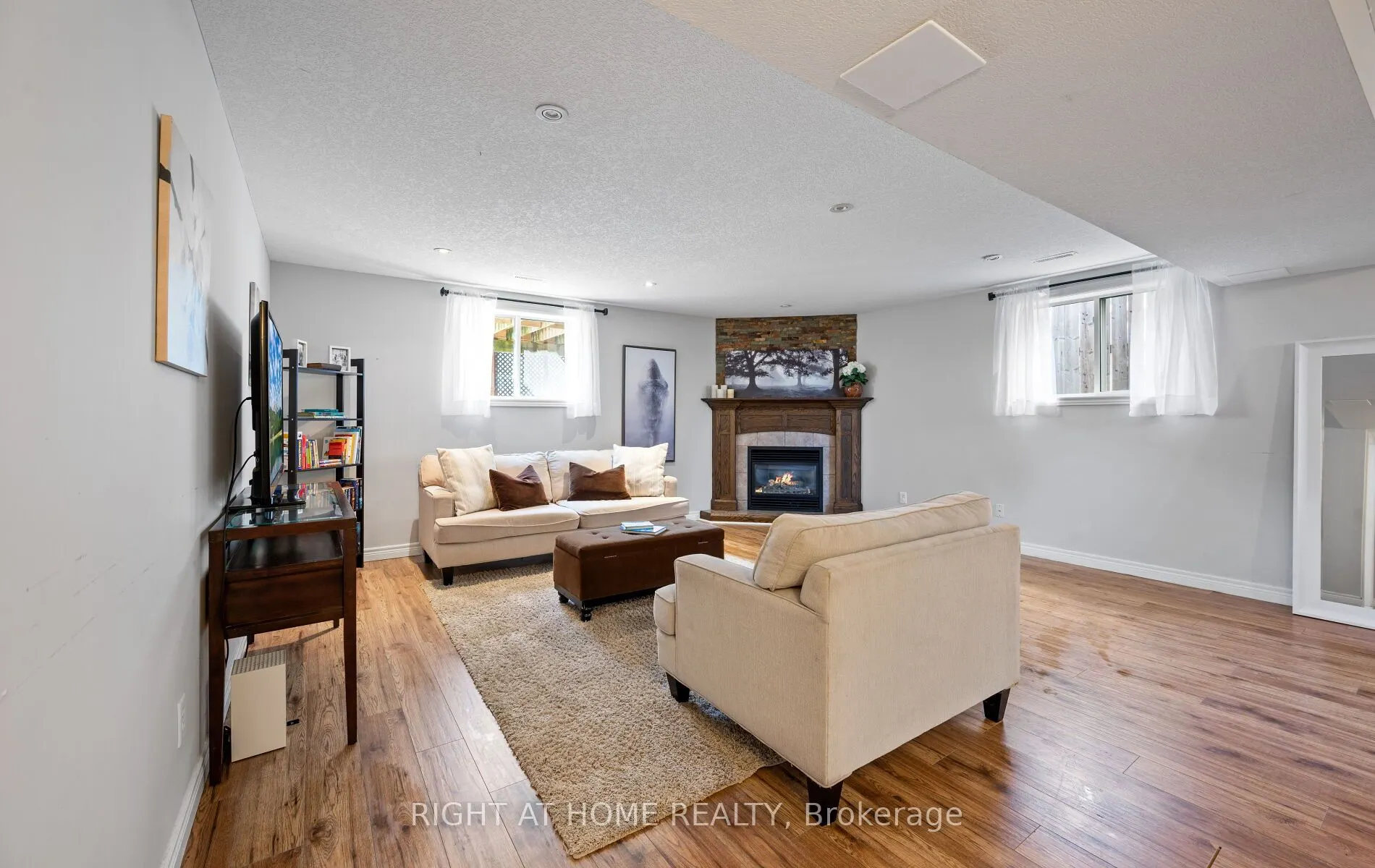 587 Spitfire Street