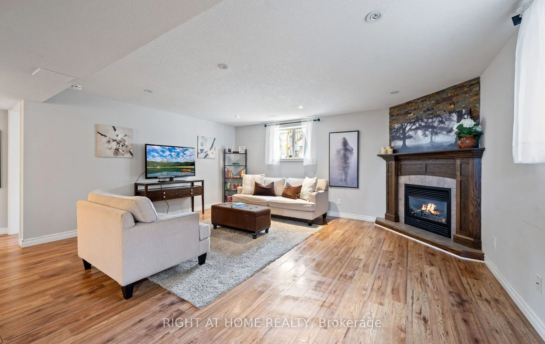 587 Spitfire Street