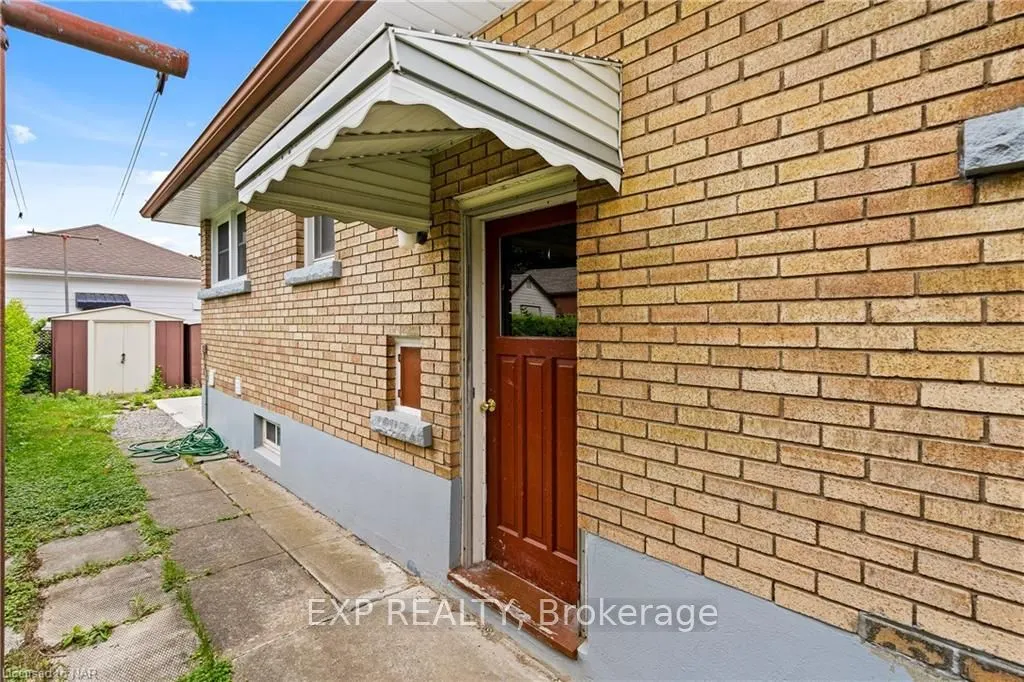 92 Margery Avenue, #LOWER #2
