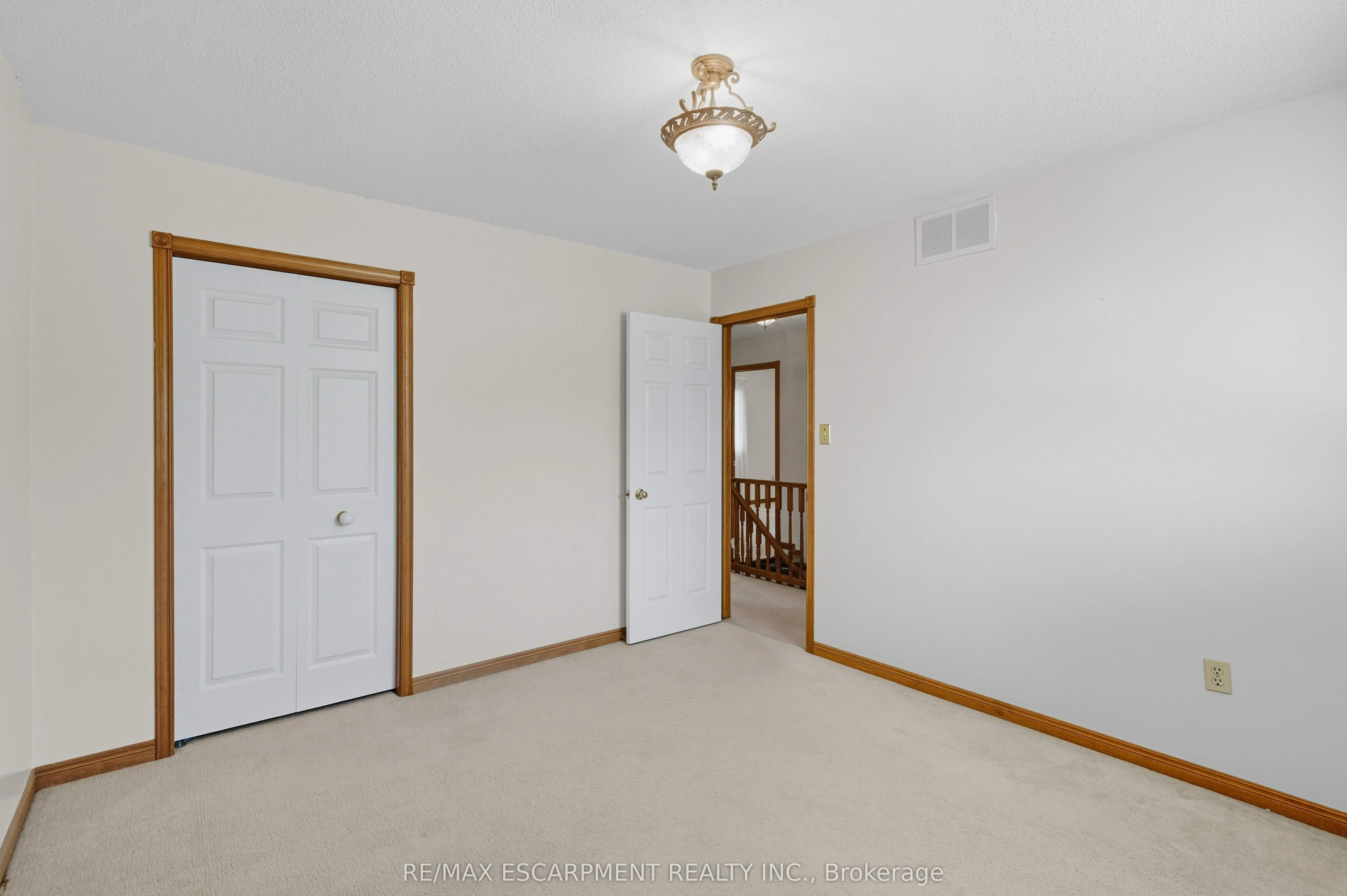 40 GATESTONE Drive