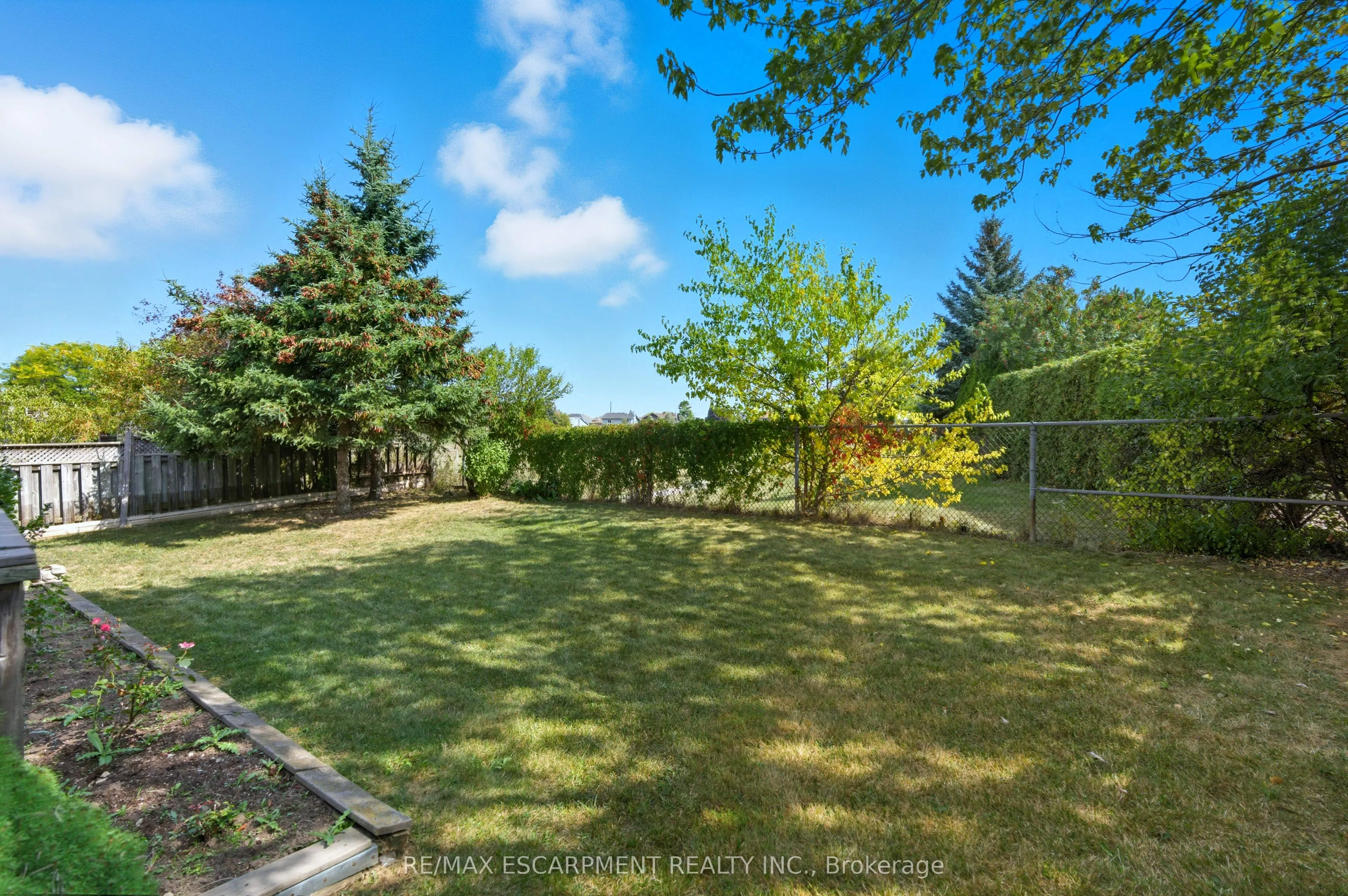 40 GATESTONE Drive