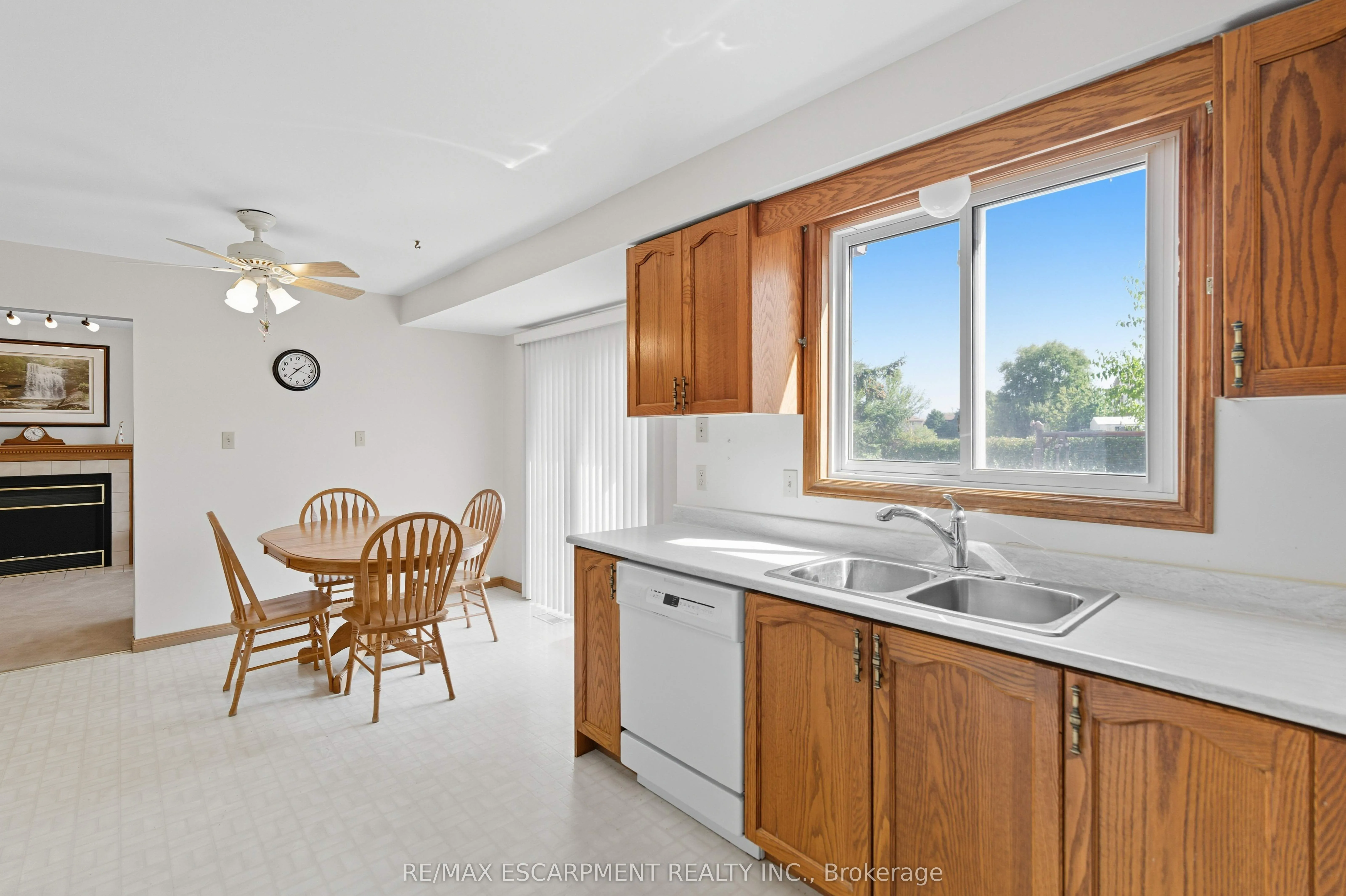 40 GATESTONE Drive
