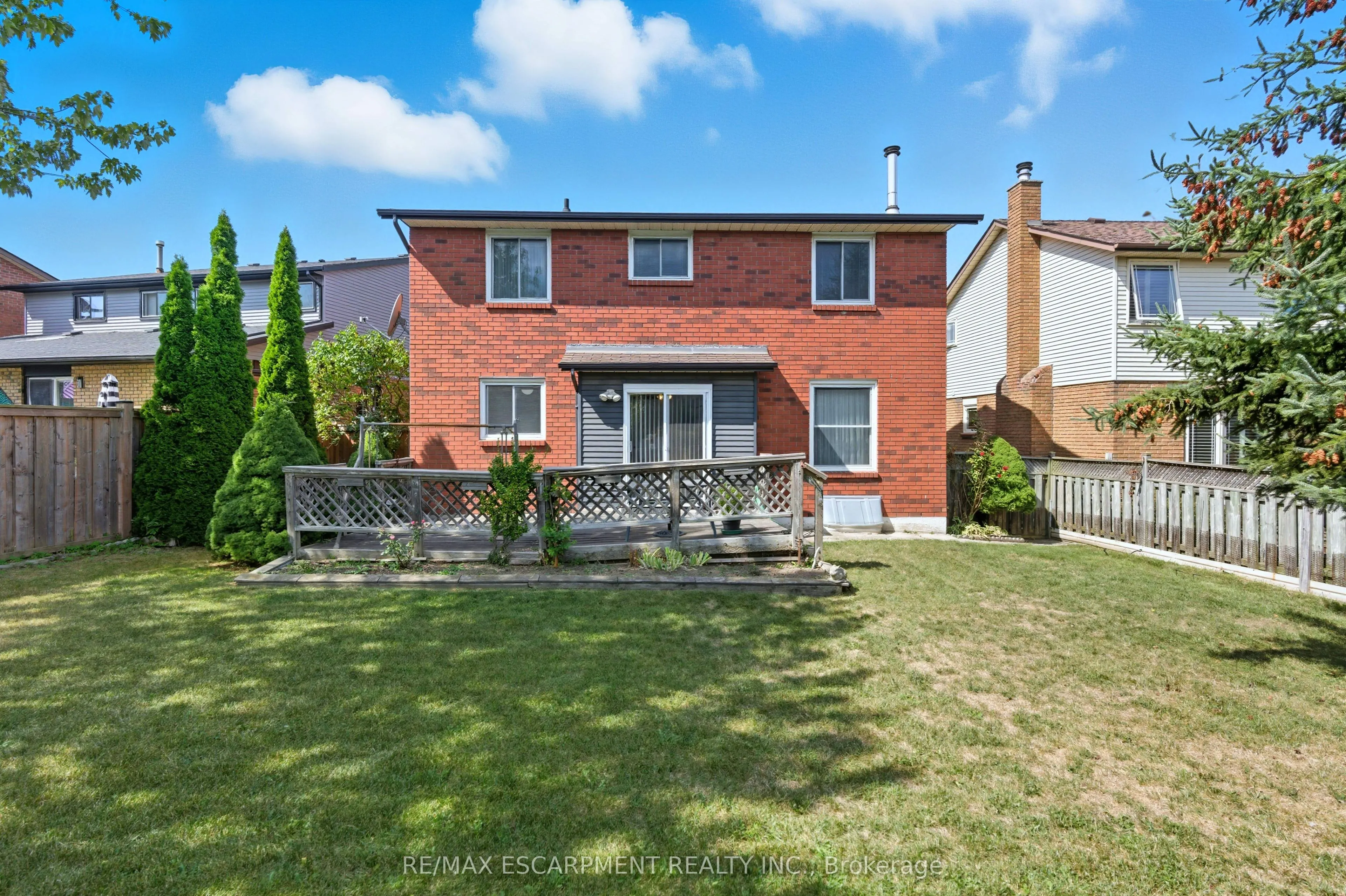 40 GATESTONE Drive