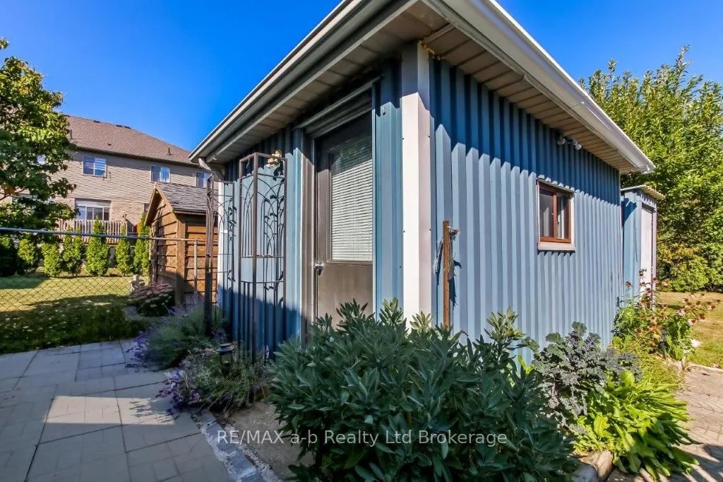 1035 Devonshire Avenue