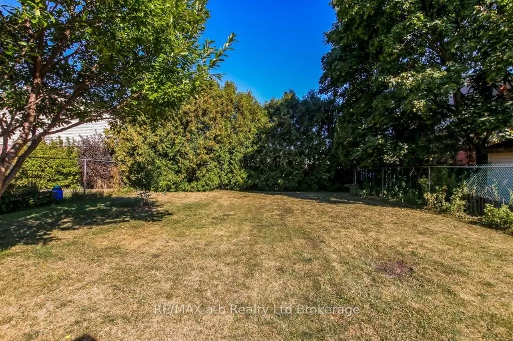 1035 Devonshire Avenue