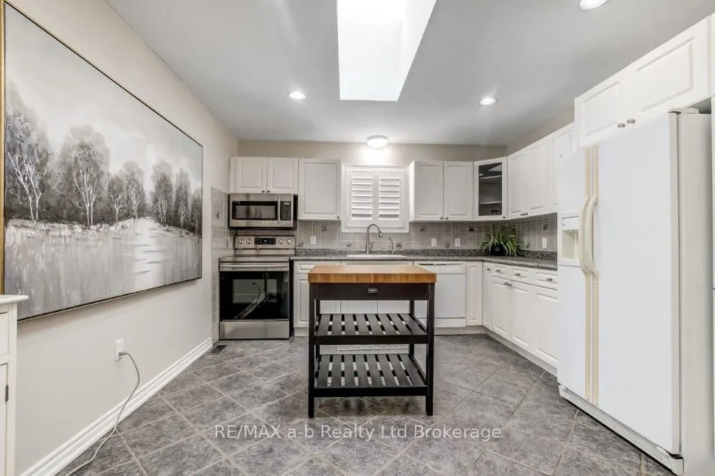1035 Devonshire Avenue