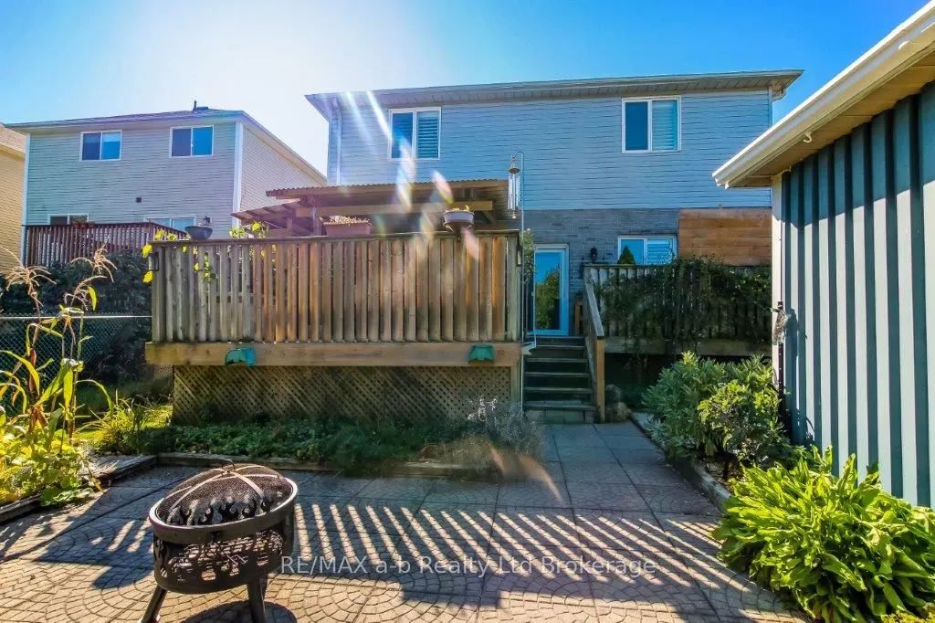 1035 Devonshire Avenue