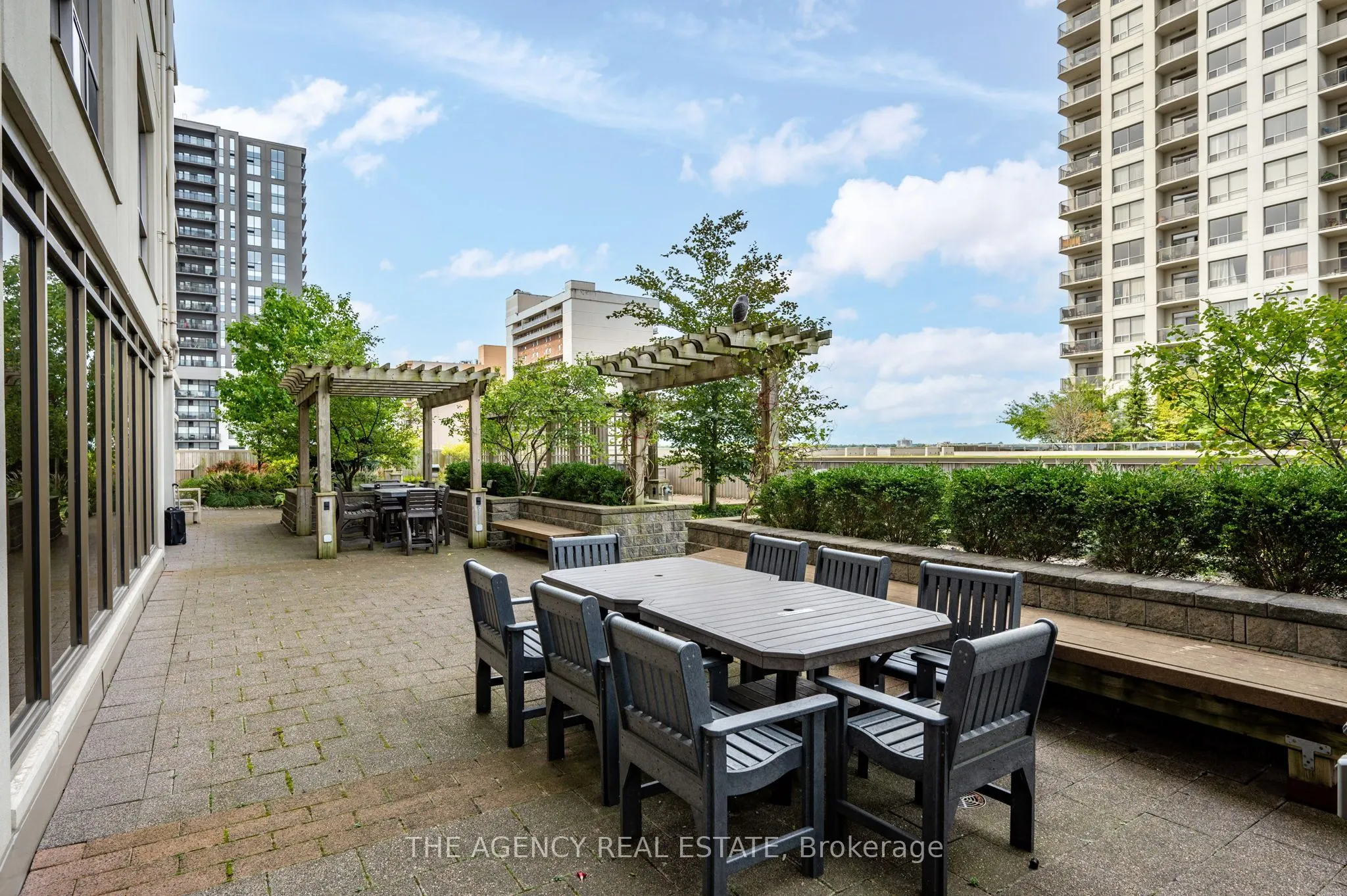 330 Ridout Street N, #803