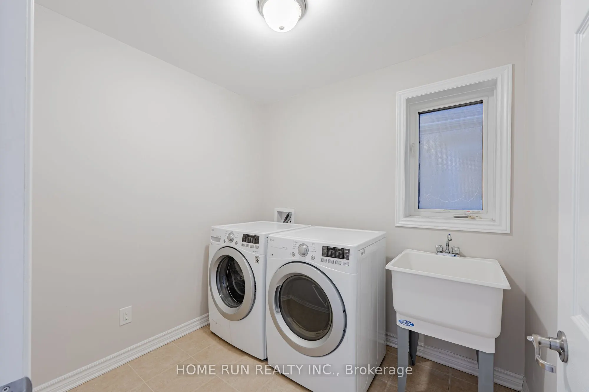 88 Buffalograss Crescent