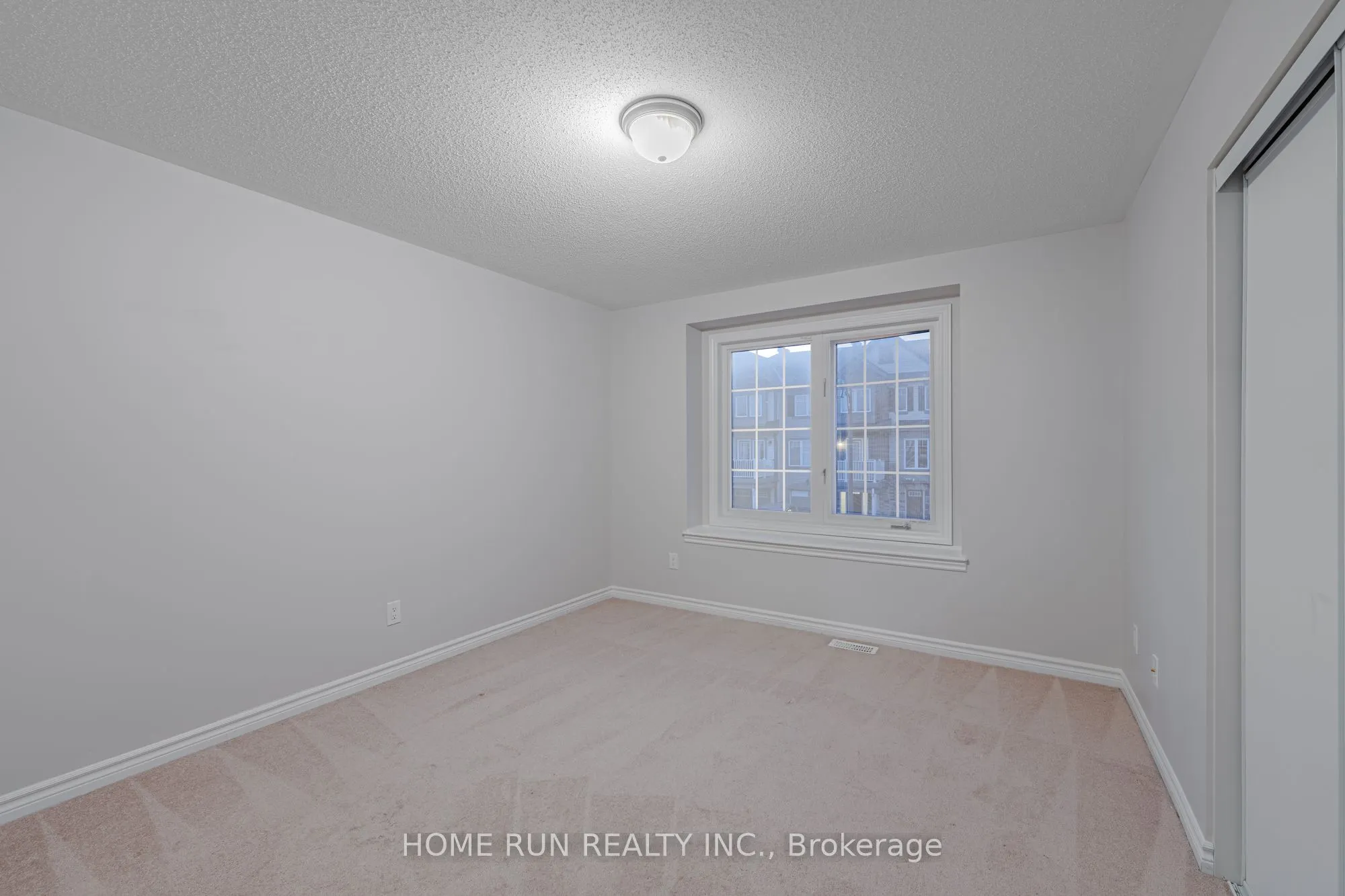 88 Buffalograss Crescent