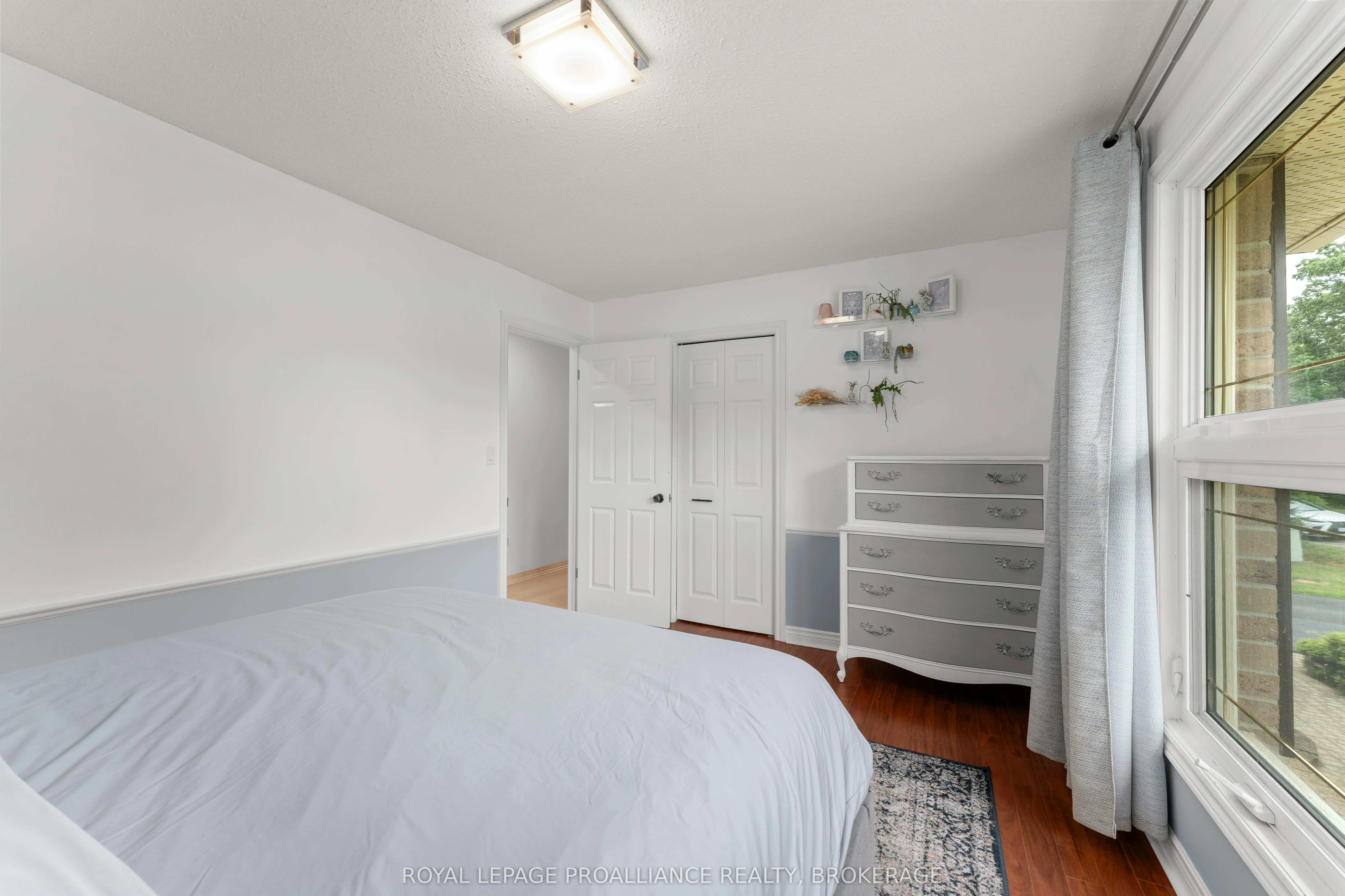 6 Faircrest Boulevard