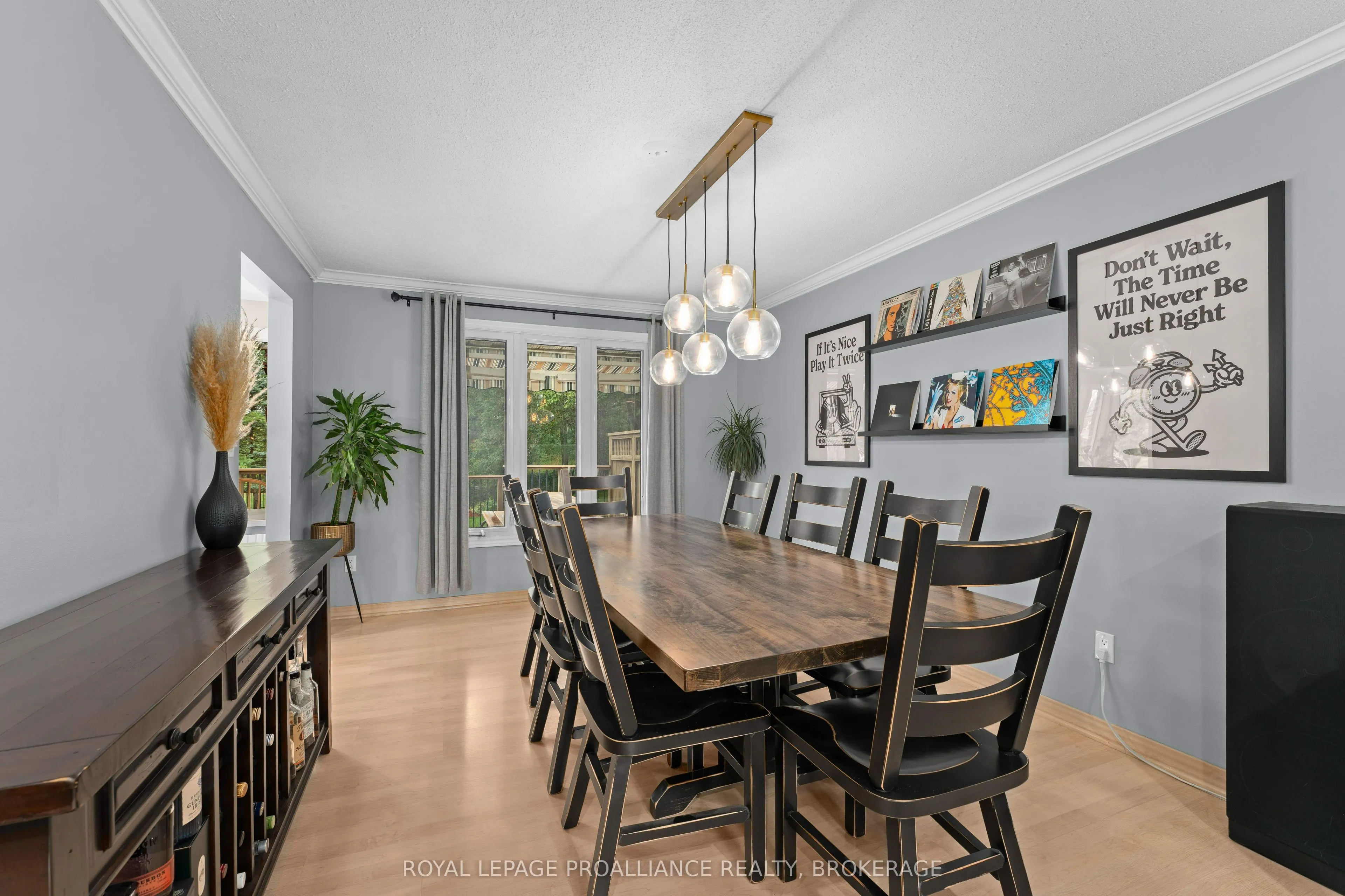6 Faircrest Boulevard