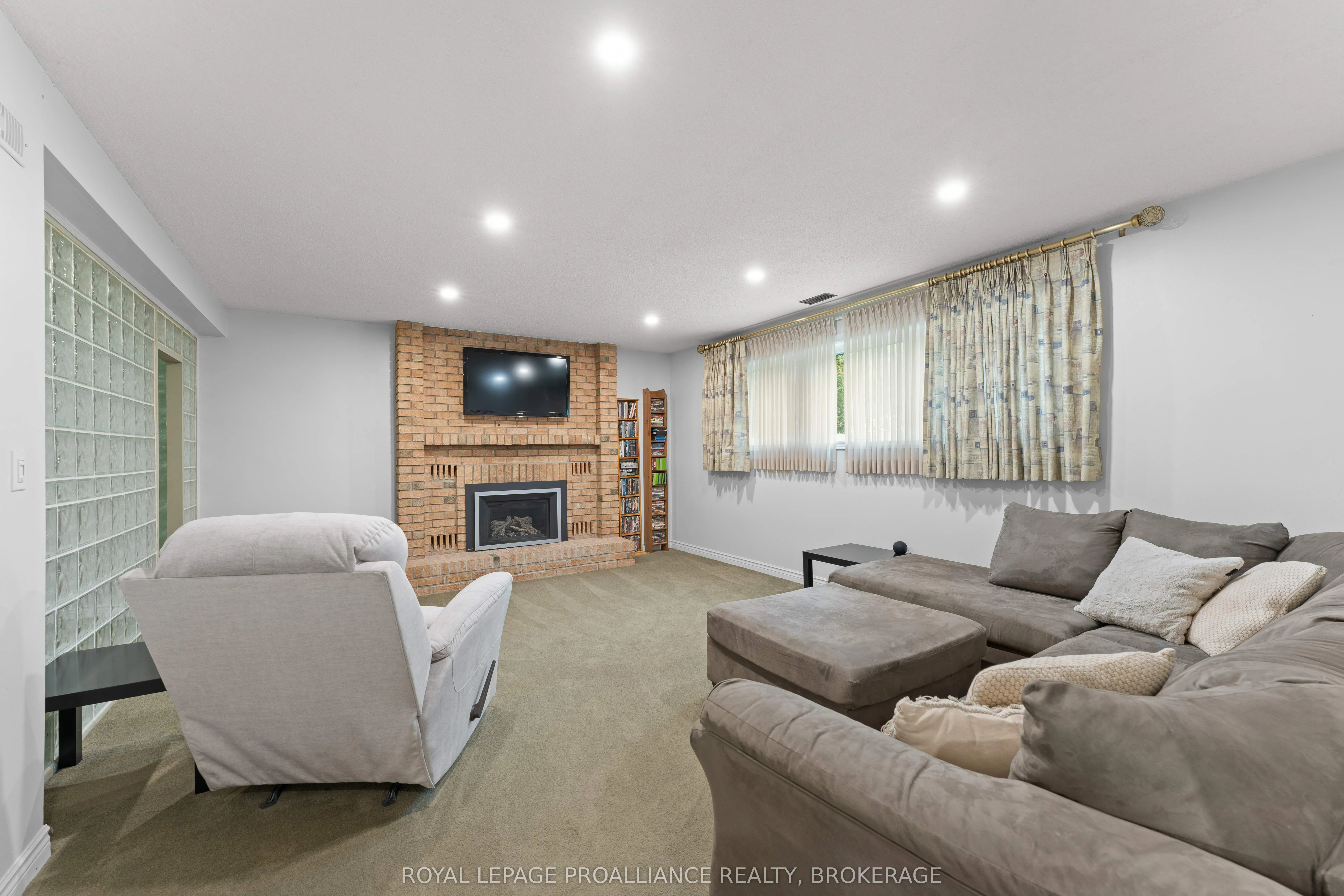 6 Faircrest Boulevard