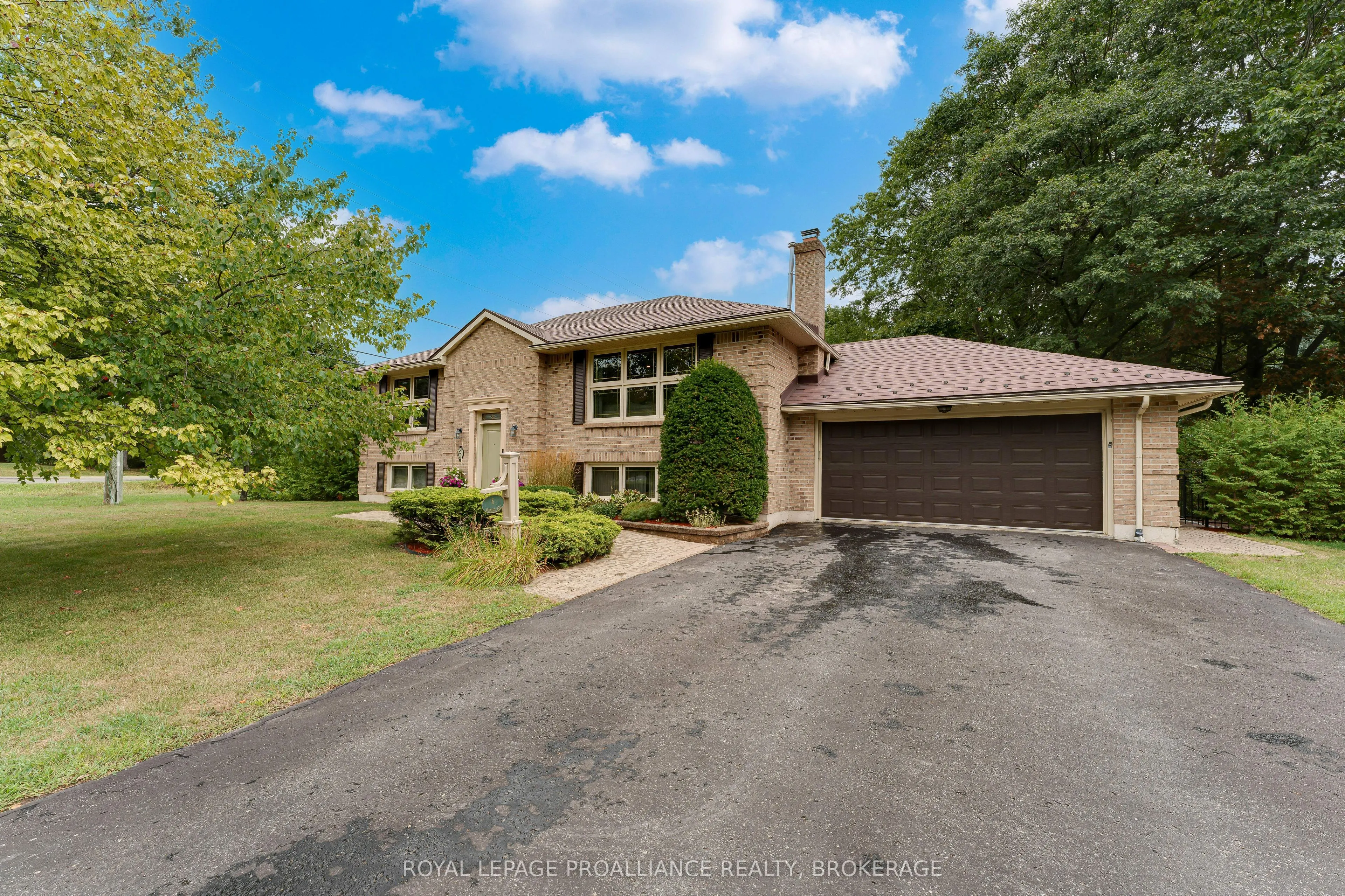 6 Faircrest Boulevard