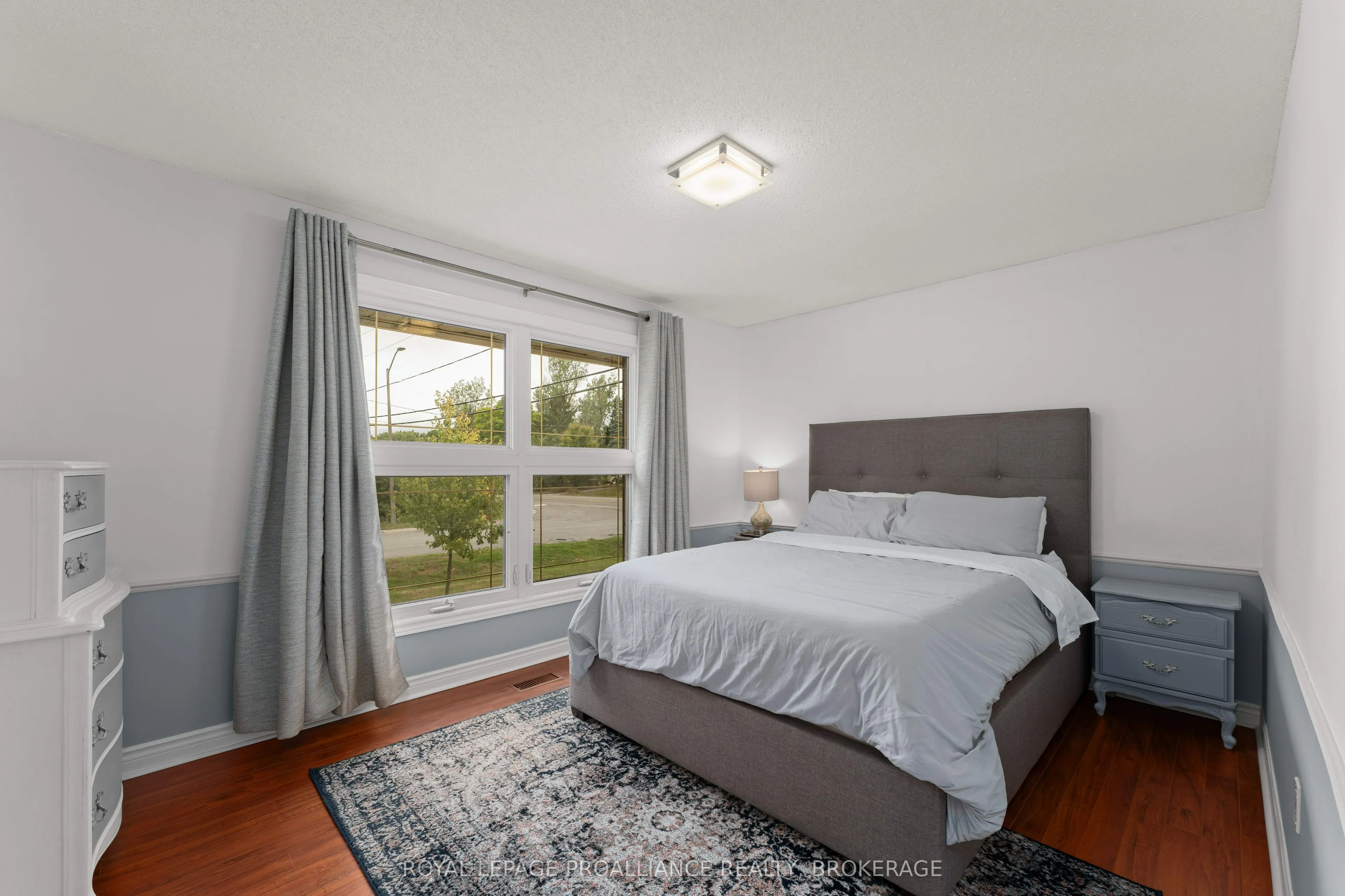 6 Faircrest Boulevard