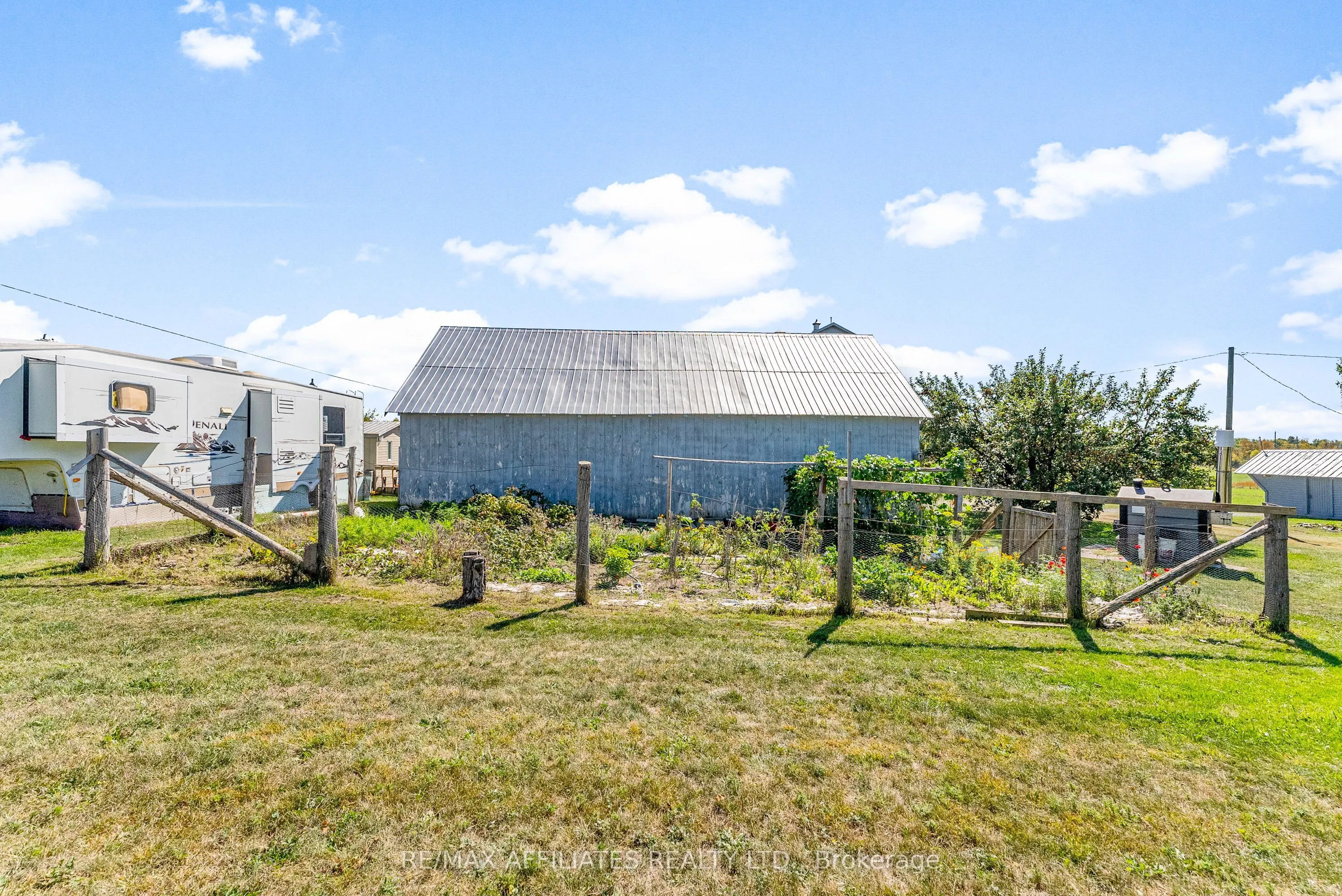 2442 Hwy 511 Highway