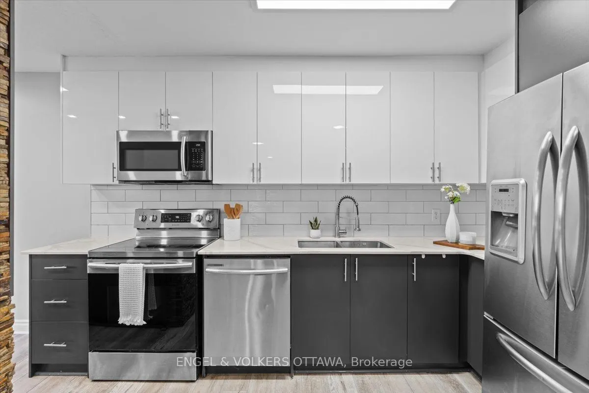 2020 Jasmine Crescent, #610