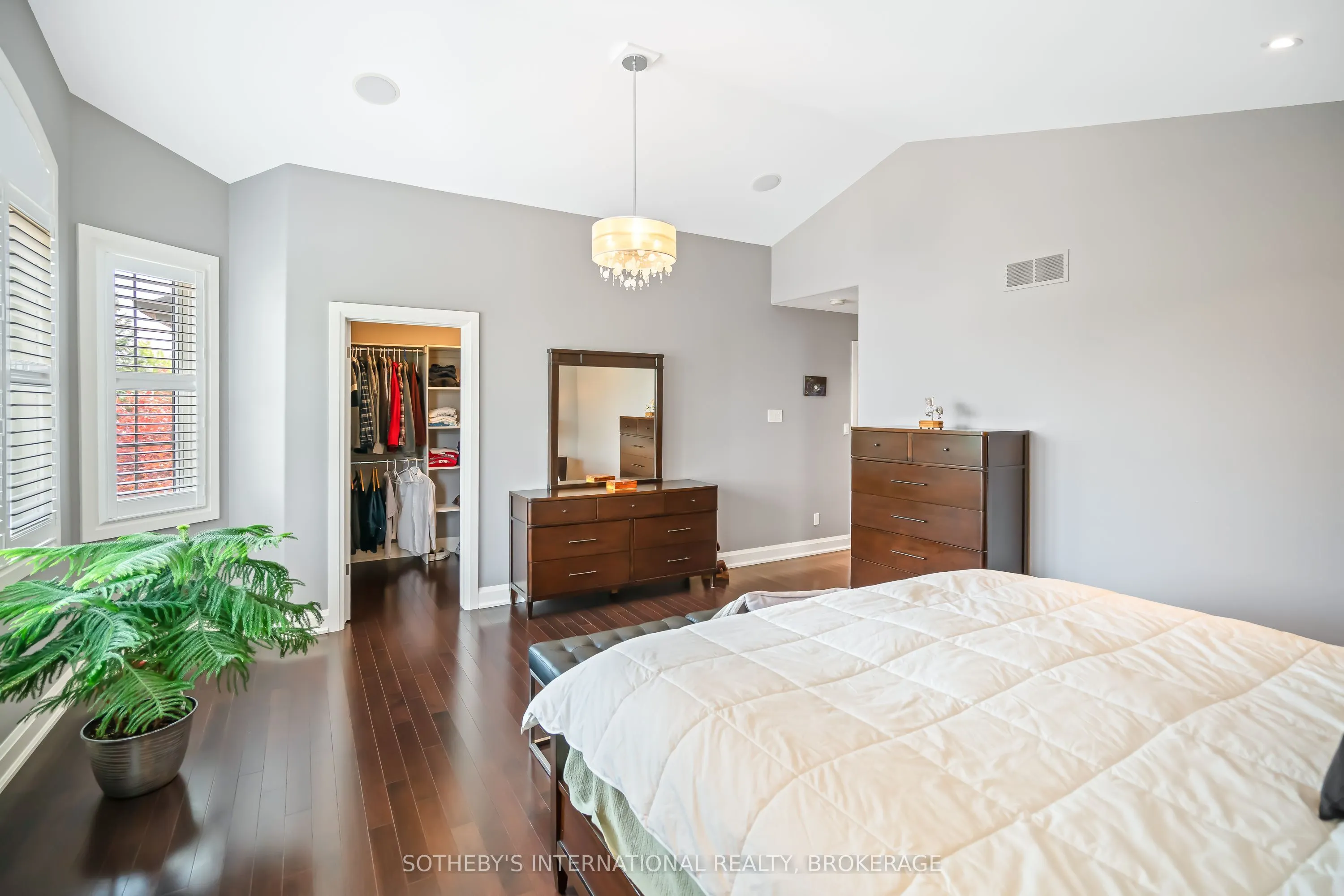 8548 Forestview Boulevard
