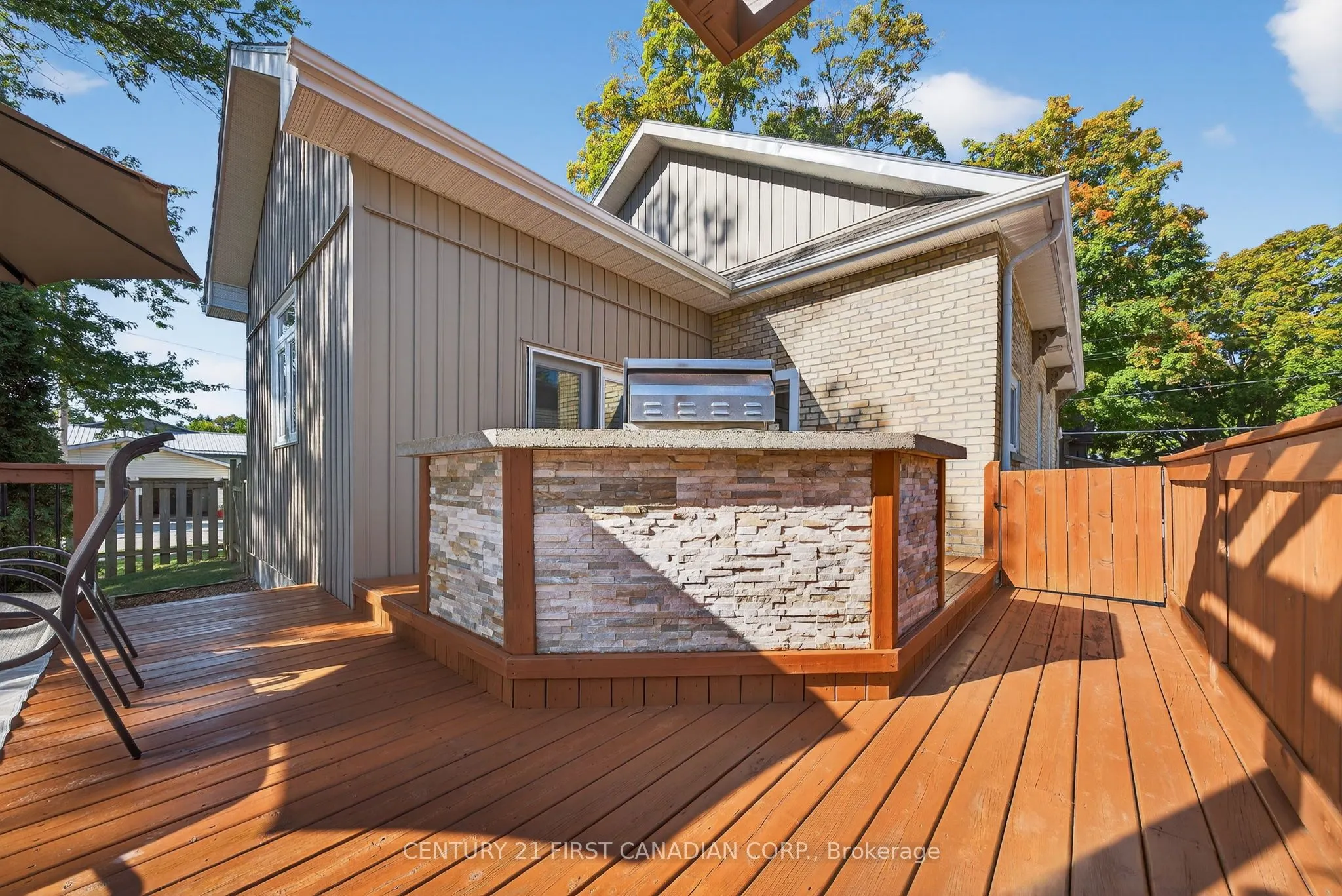 160 CATHERINE Street