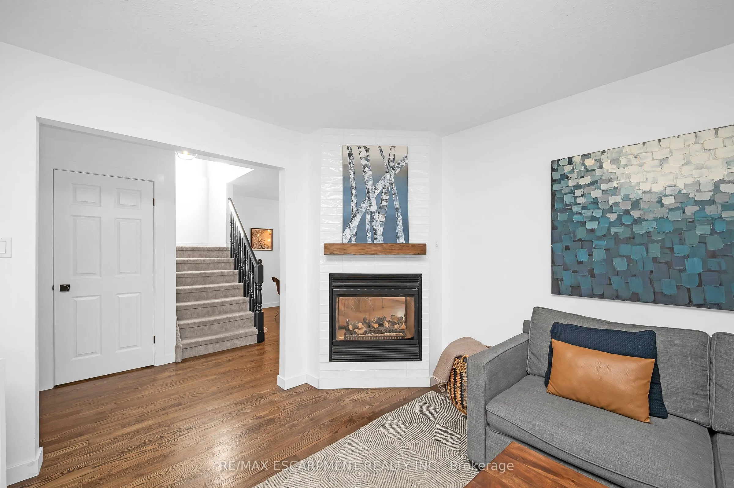 27 Richmeadow Crescent