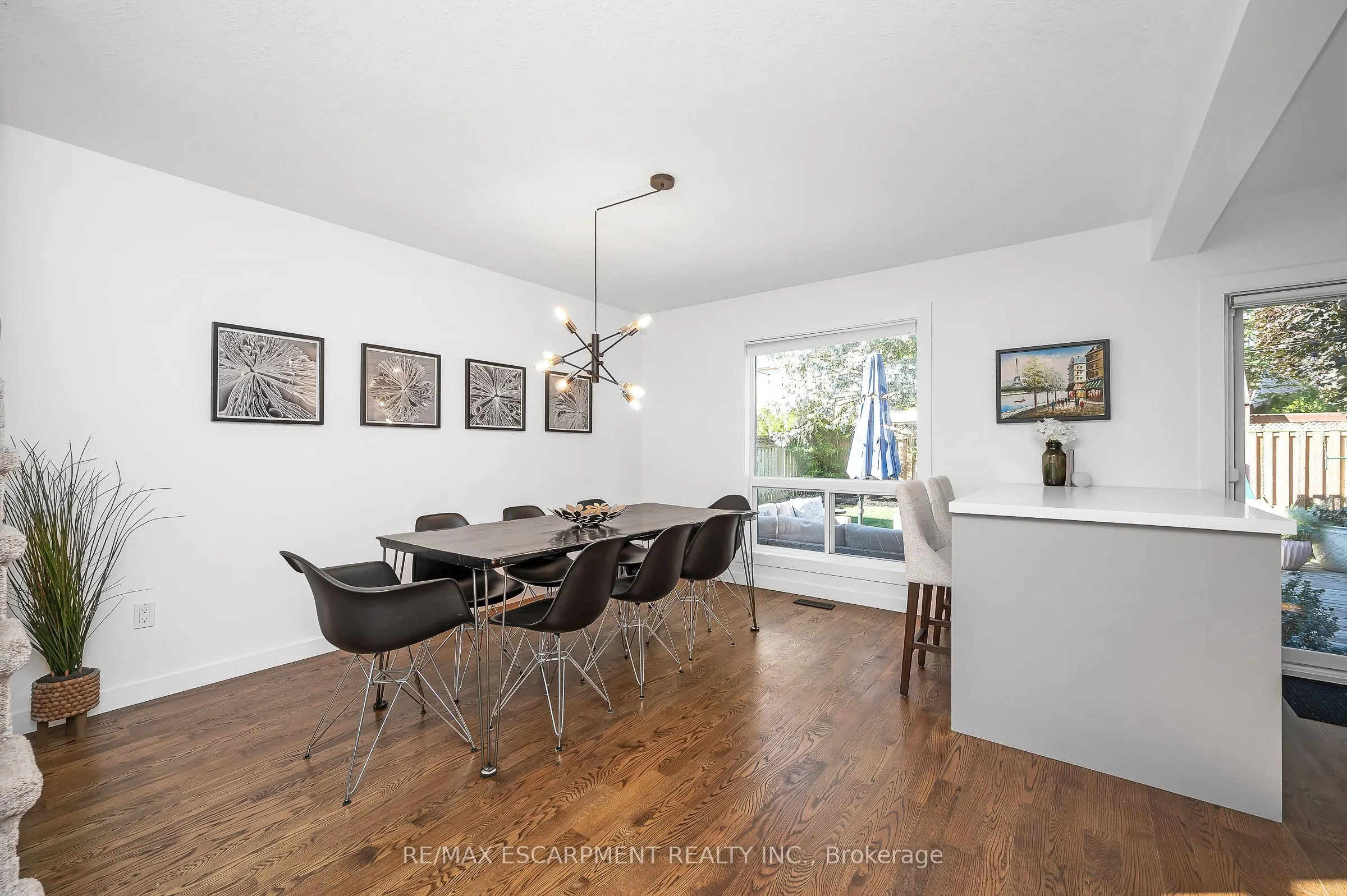 27 Richmeadow Crescent