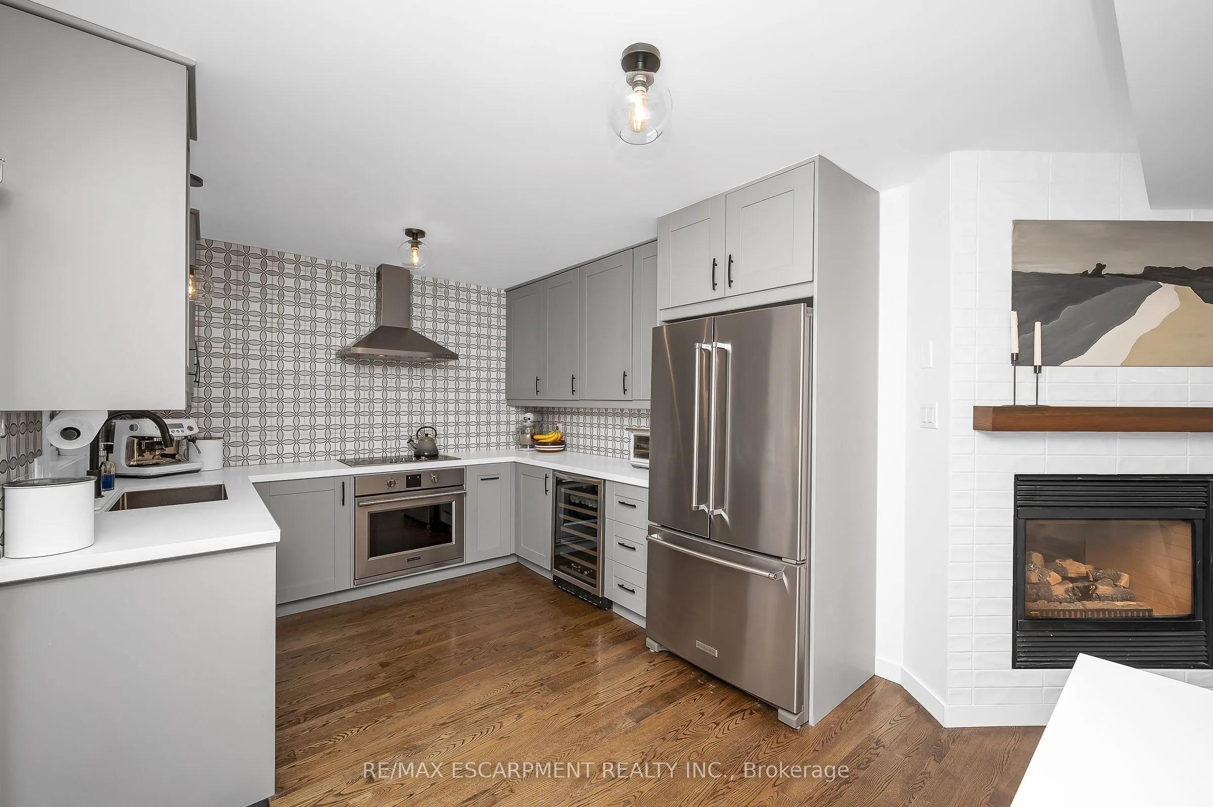 27 Richmeadow Crescent