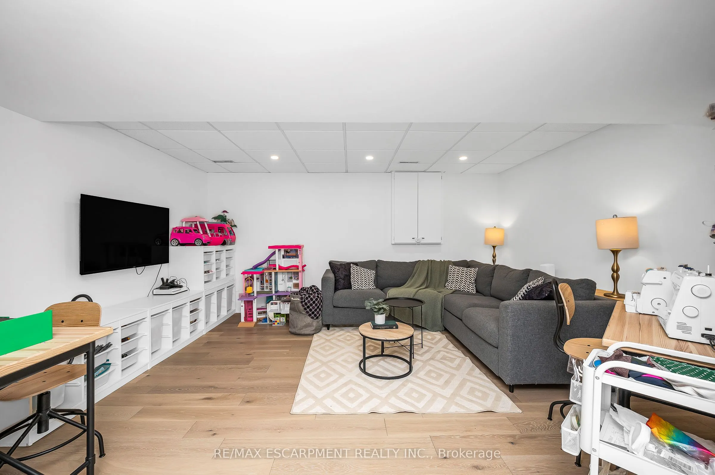 27 Richmeadow Crescent